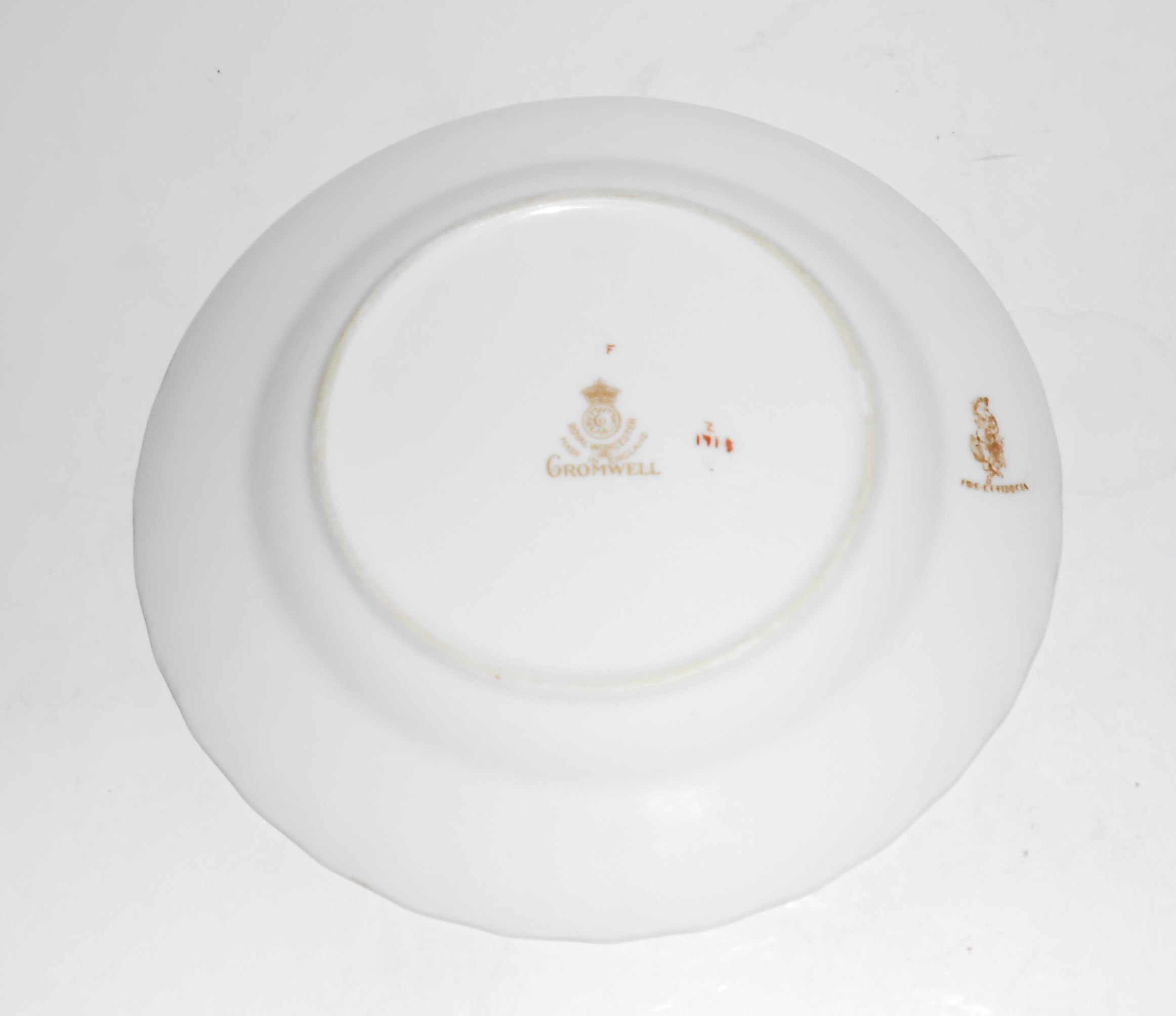 VINTAGE Royal Worcester Cromwell W/Gold Bread Plate