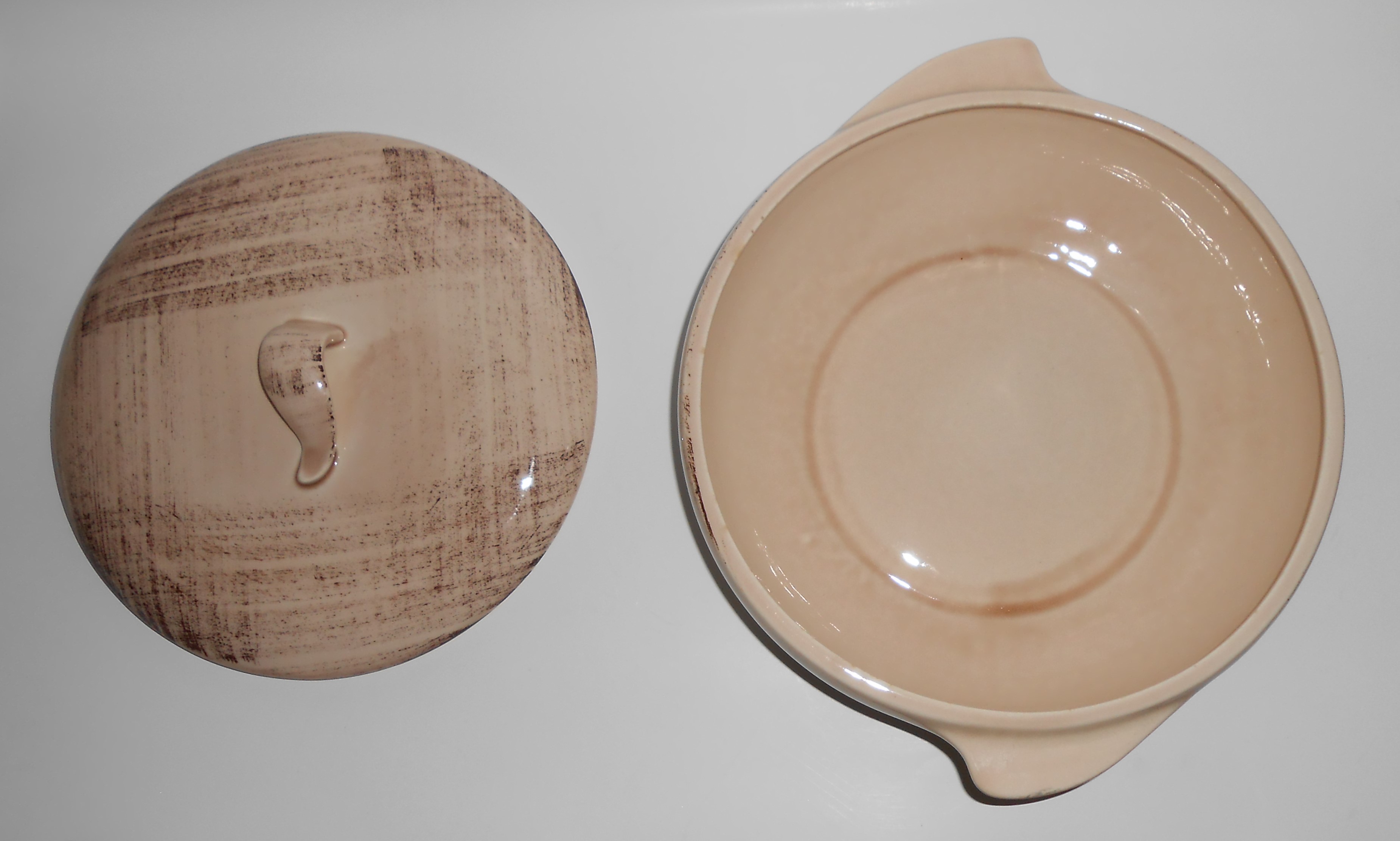 VINTAGE Vernon Kilns Pottery Barkwood 2 Quart Casserole