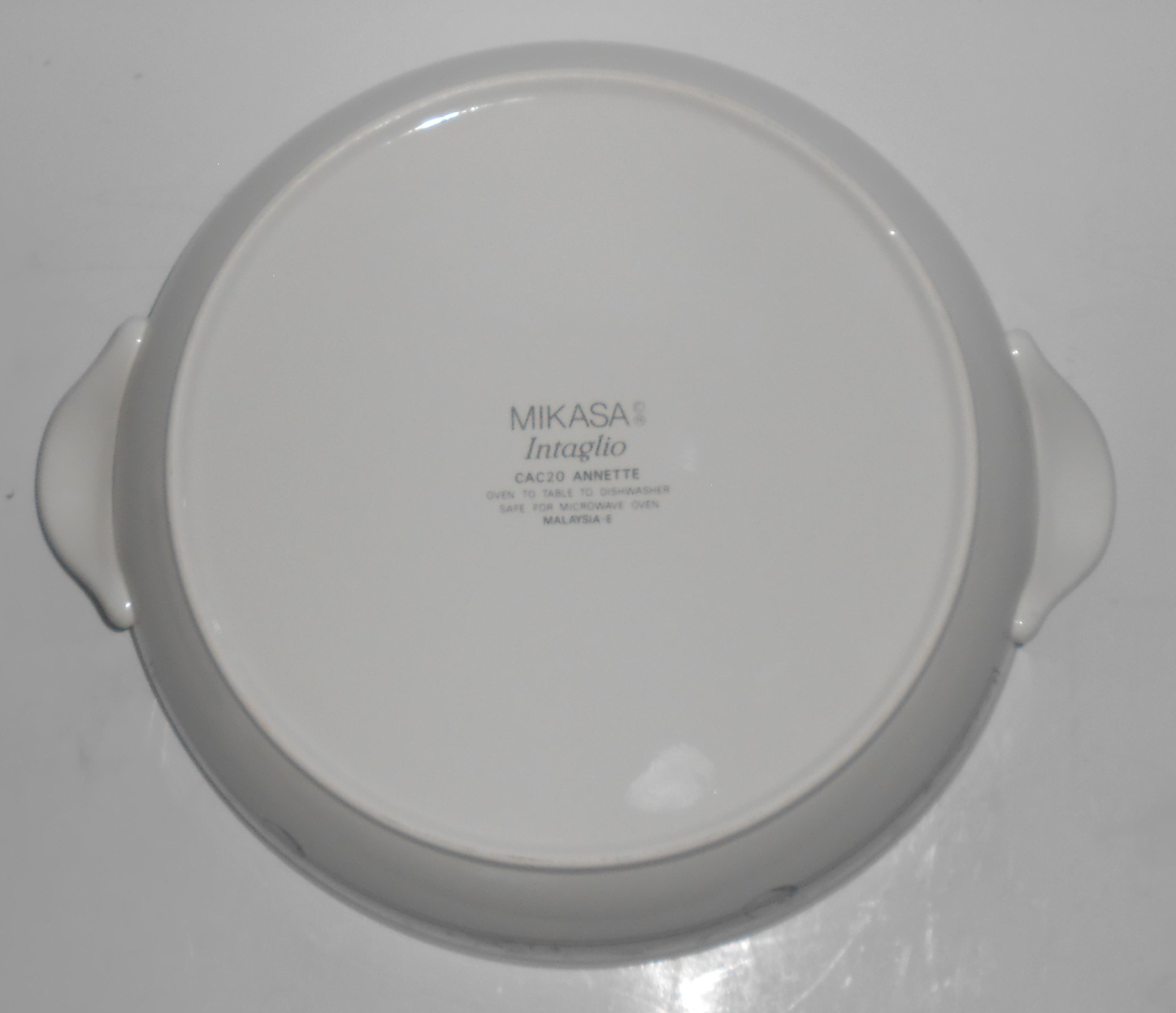 Mikasa China CAC20 Intaglio Annette Casserole Base