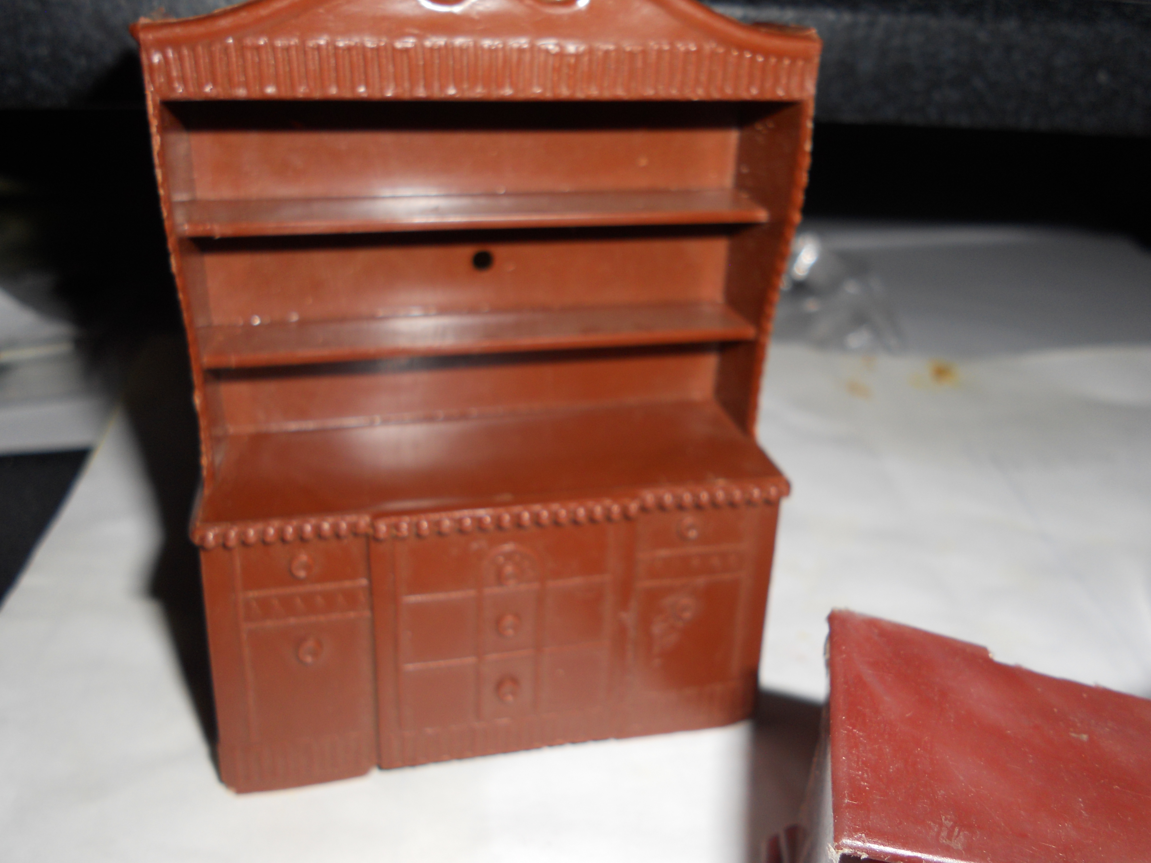 Dollhouse Dining Room Furniture and Clock 4