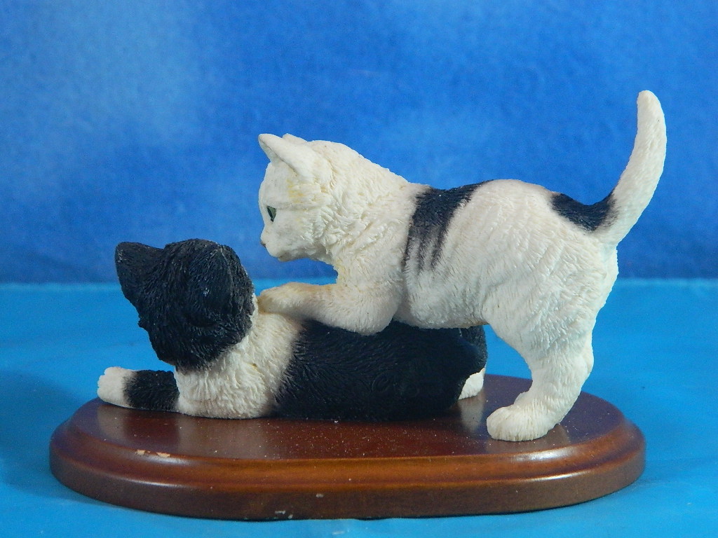 Country Artists Stratford Collection Kittens Playing