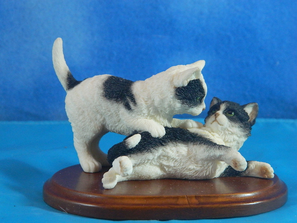 Country Artists Stratford Collection Kittens Playing