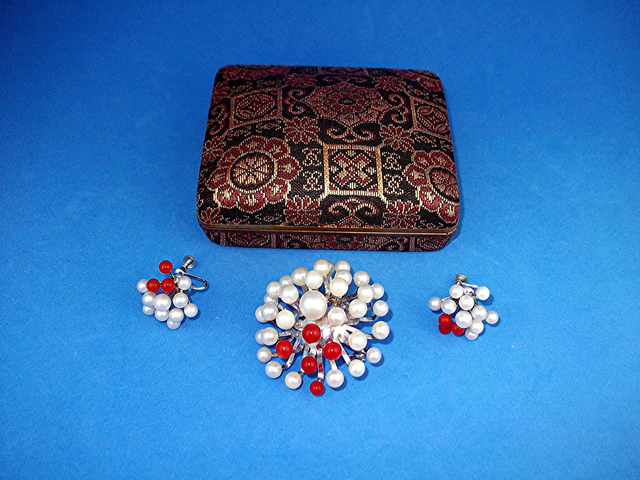 Cultured Pearls Natural Coral Silver Brooch & Earrings