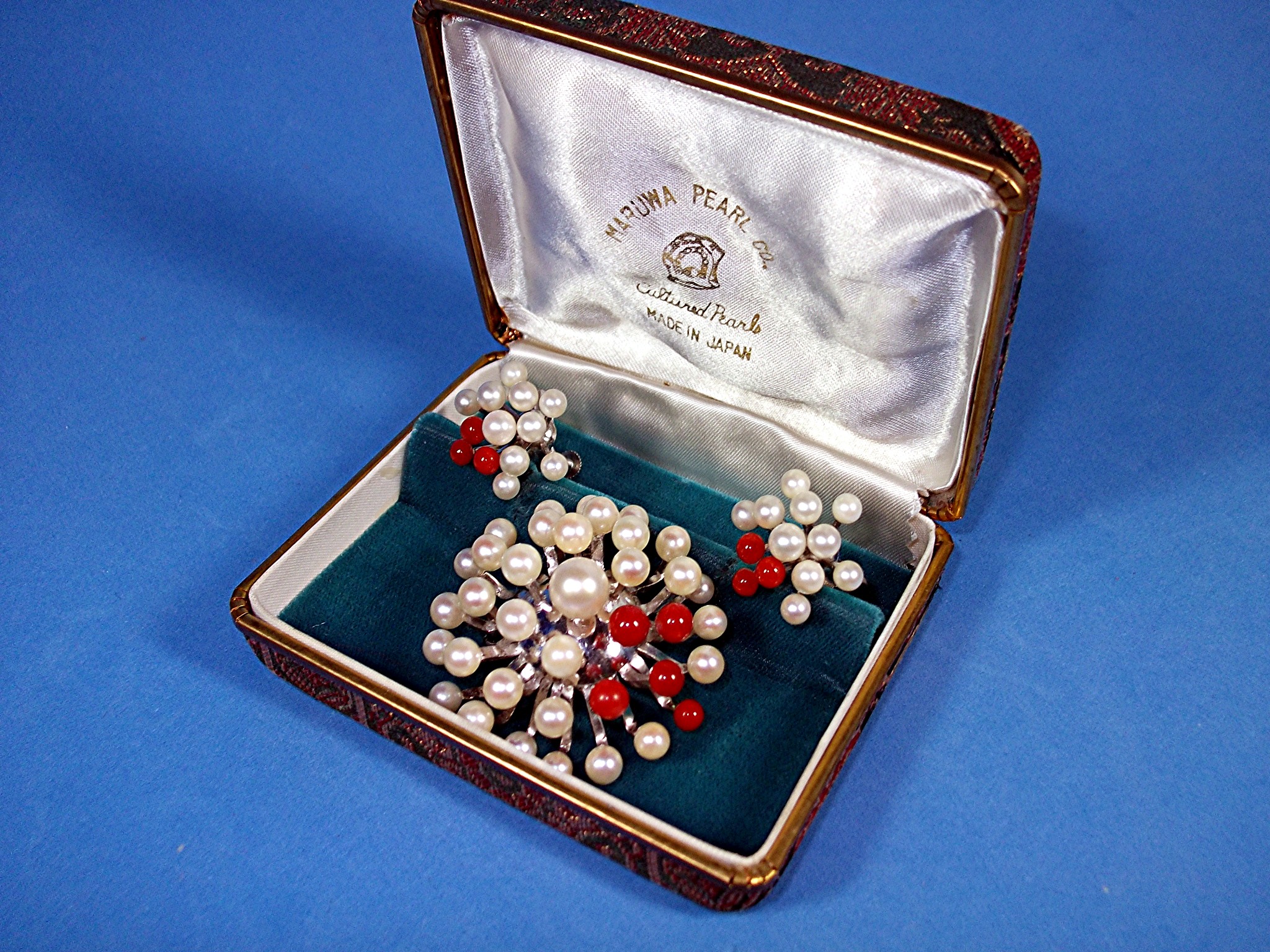 Cultured Pearls Natural Coral Silver Brooch & Earrings
