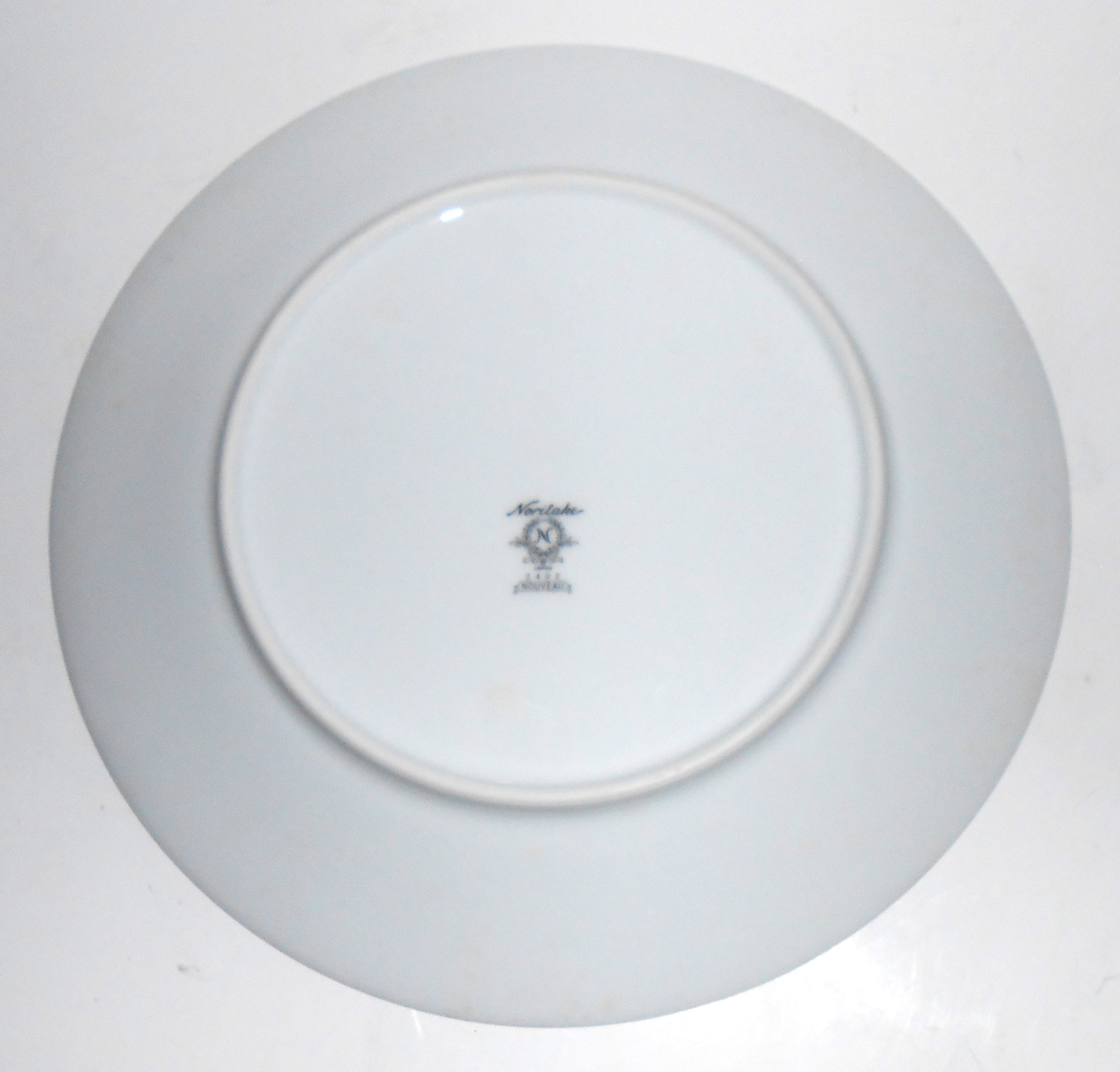 Noritake China Porcelain Nouveau w/Platinum Dinner Pla