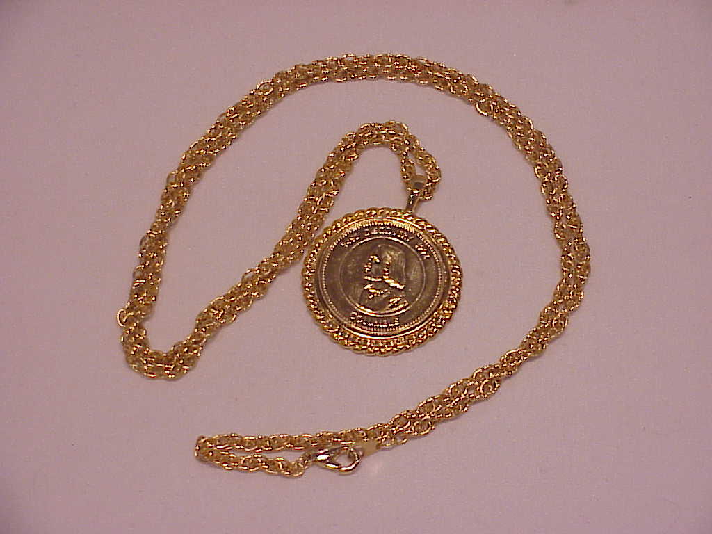 Christopher Columbus 500th Anniversary Gold Tone Medal Necklace