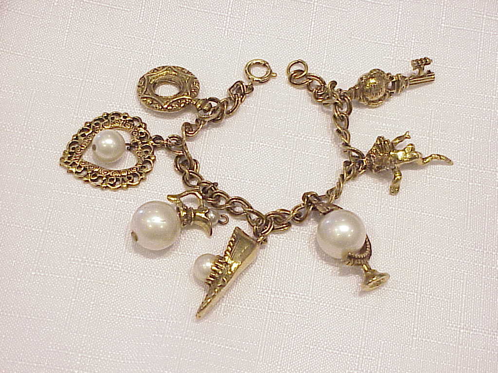 Vintage Circo Antiqued Gold Tone And Pearl Charm Bracelet