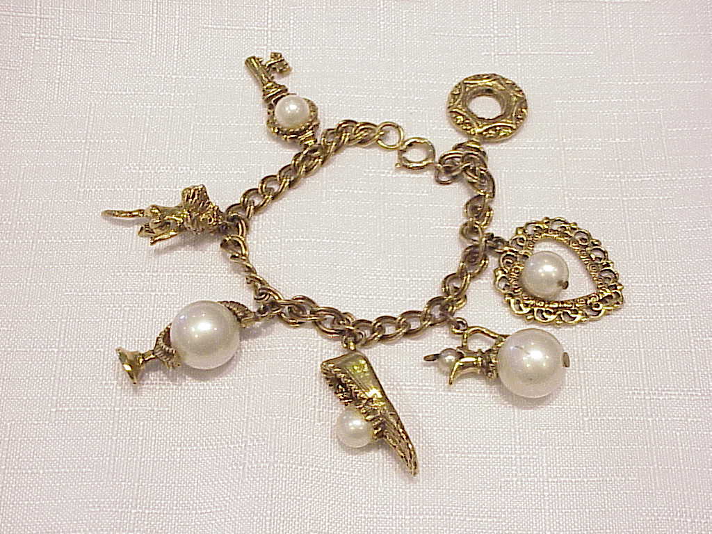 Vintage Circo Antiqued Gold Tone And Pearl Charm Bracelet