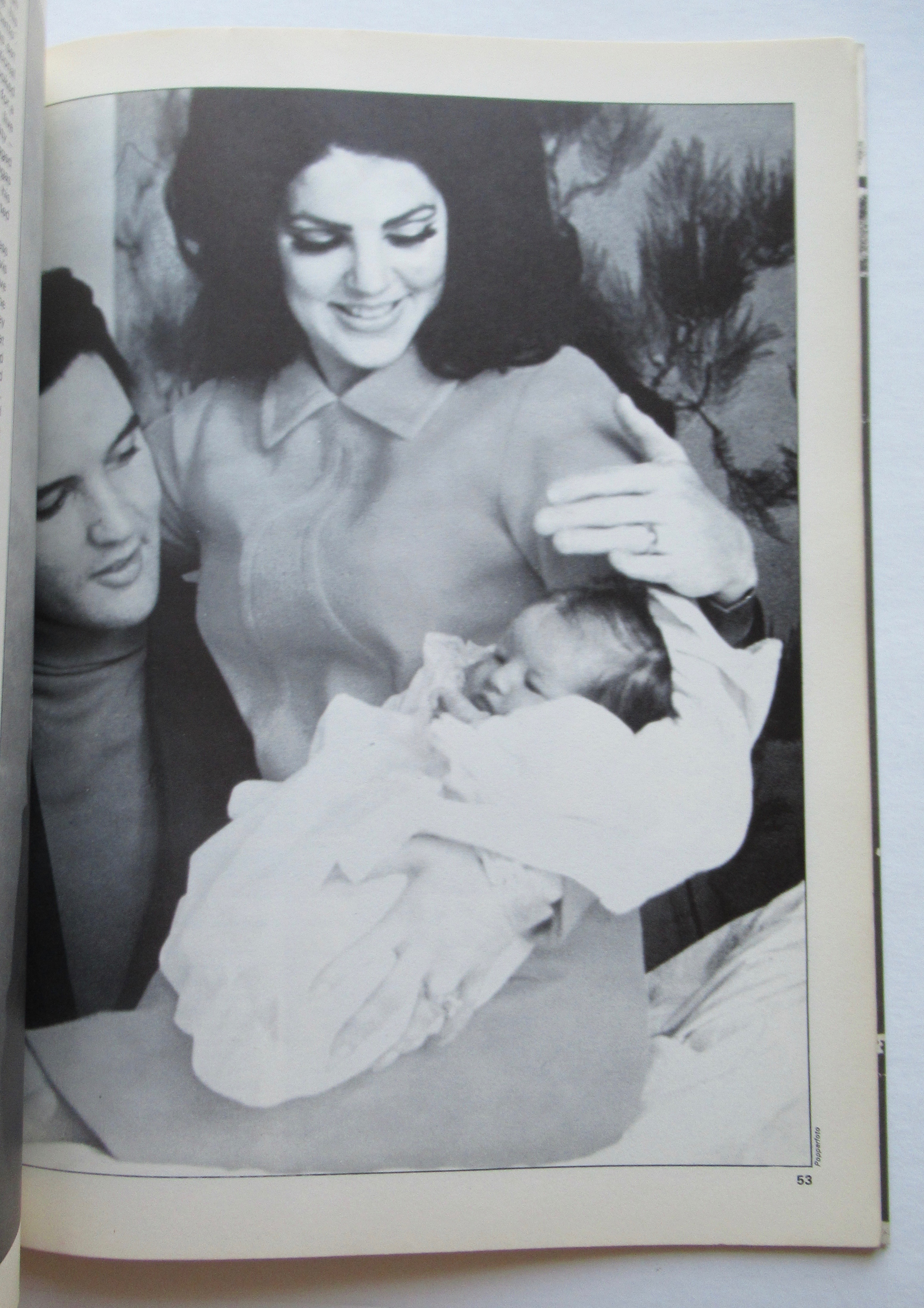 Elvis Magazine-1976-Elvis Rock Greats Commemorative