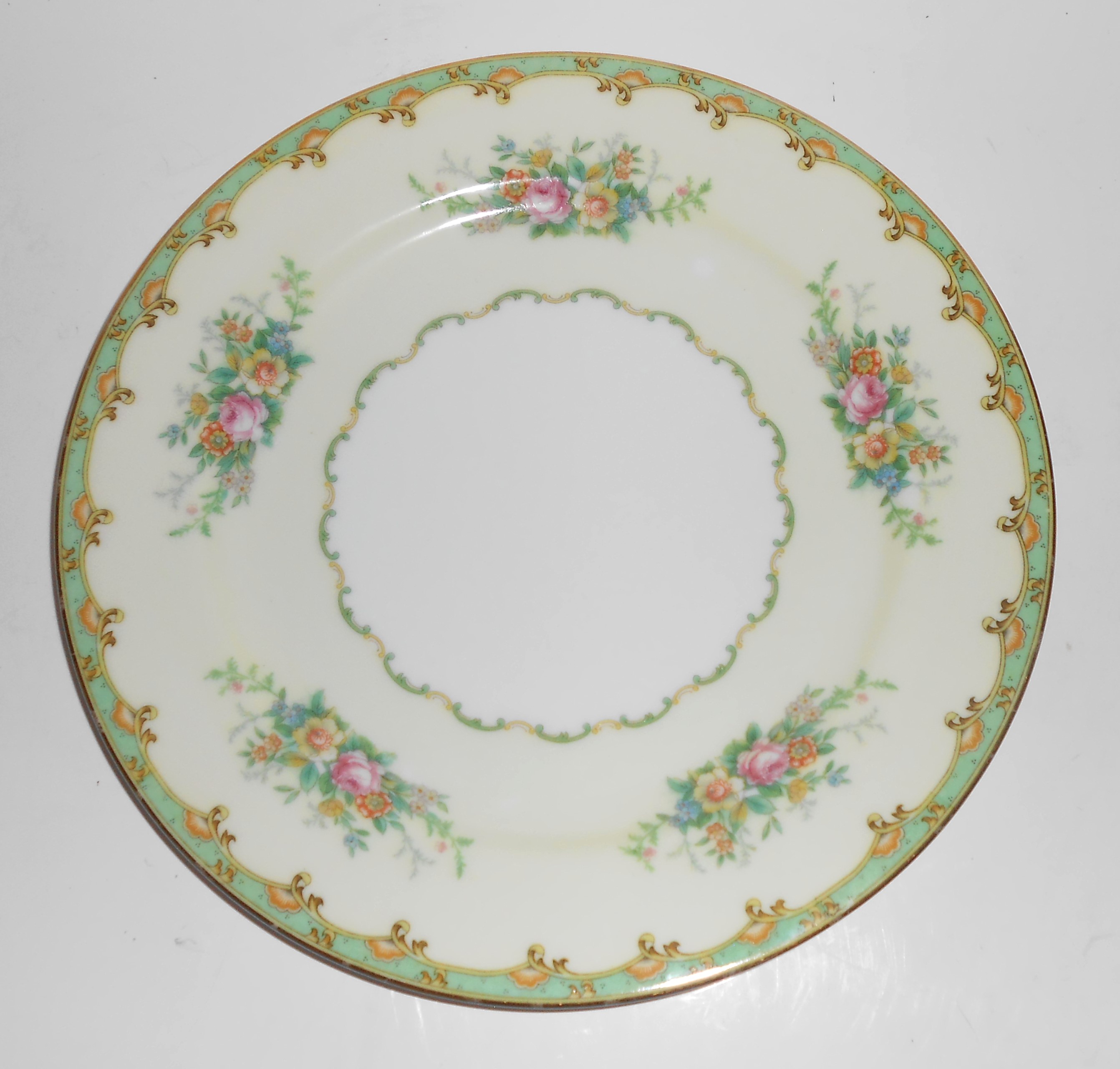 Noritake China Porcelain Esmond w/Gold Dinner Plate
