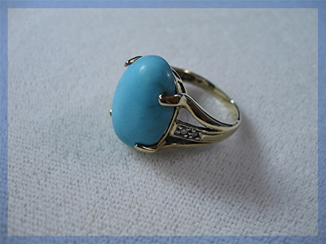 Ring 14K Yellow Gold Persian Turquoise Diamond