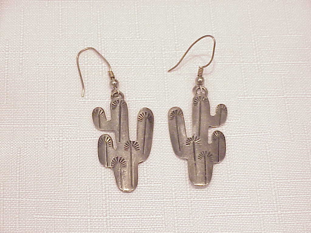 Native American Sterling Silver Cactus Pierced Earrings Signed Rd