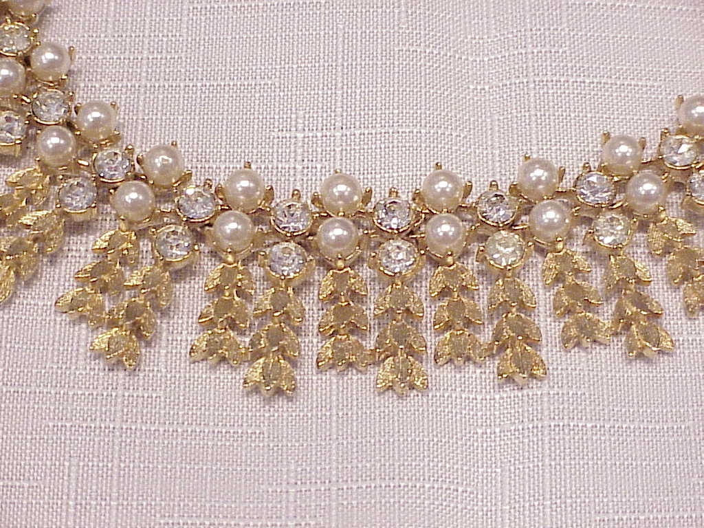 Sarah Coventry Rhinestone And Pearl Choker Necklace - Book Piece