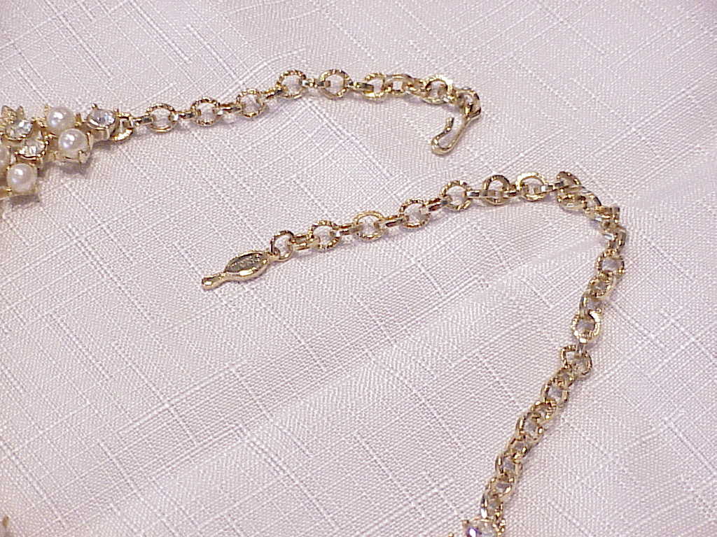 Sarah Coventry Rhinestone And Pearl Choker Necklace - Book Piece