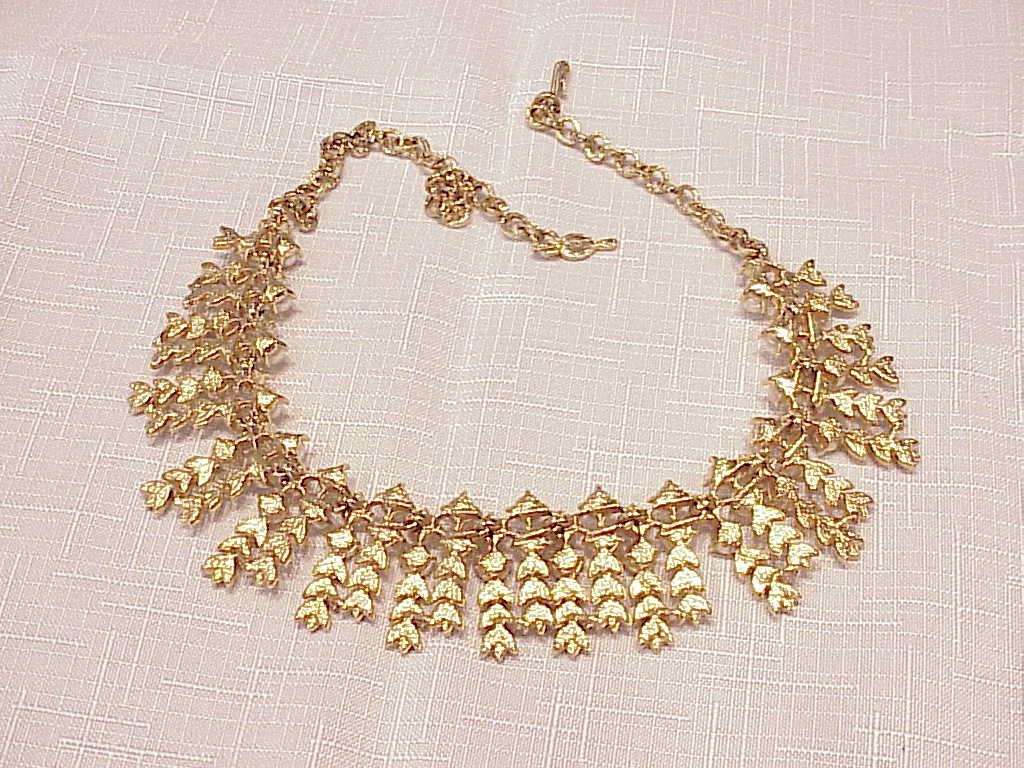 Sarah Coventry Rhinestone And Pearl Choker Necklace - Book Piece