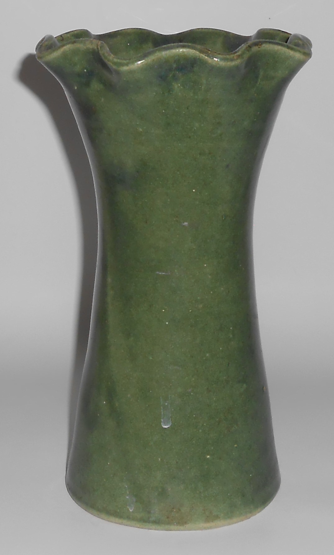 Pacific Stoneware Art Pottery Matte Green 9In Vase