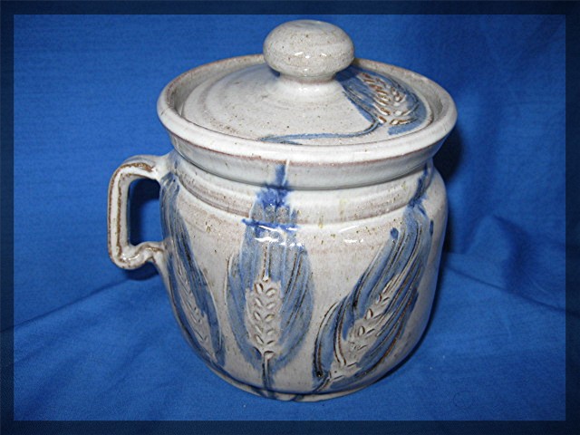 Pottery jug, made in Mobridge, SD with lid