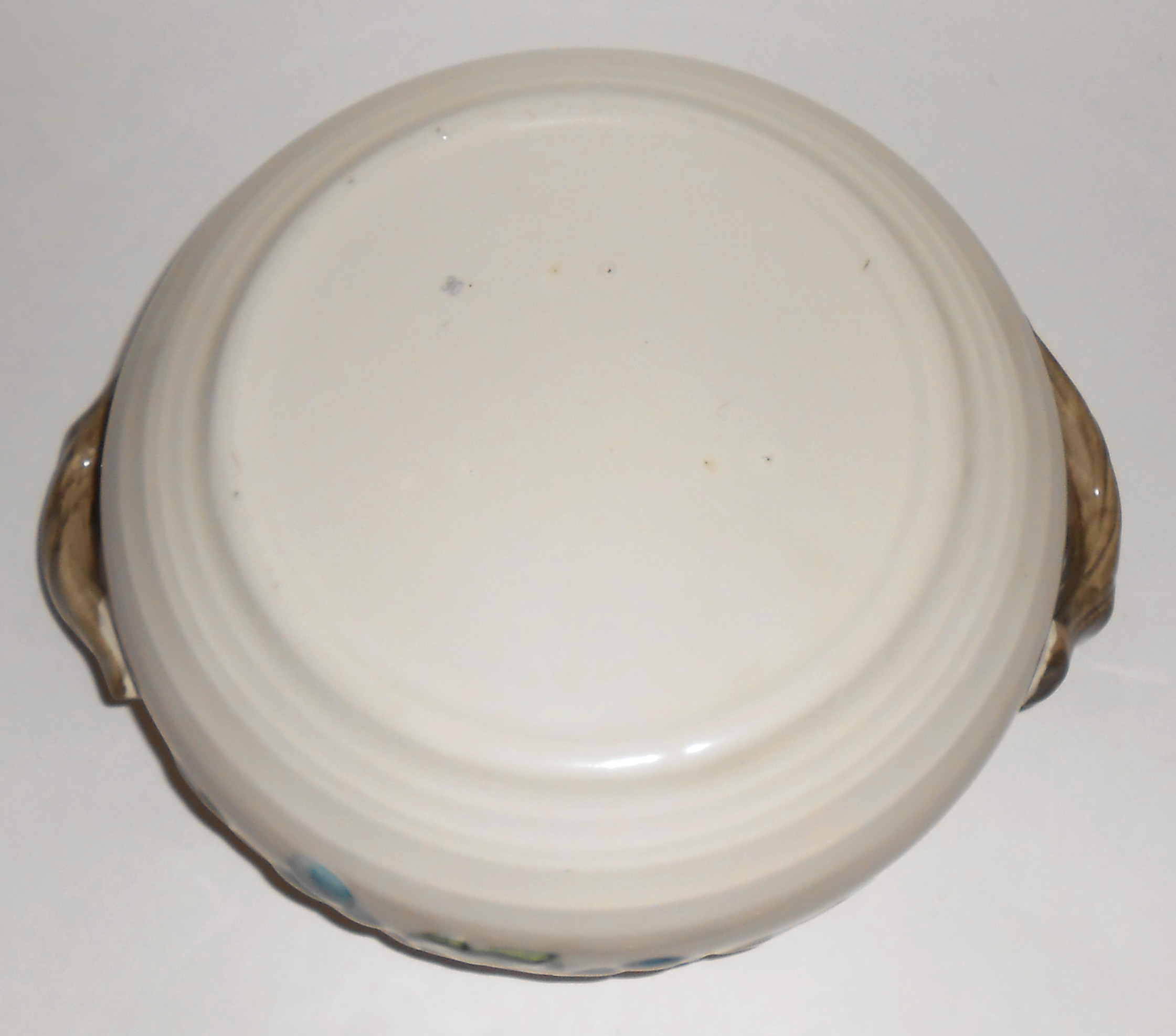 Metlox Pottery Poppy Trail Sculptured Grape Lg Cov Veg
