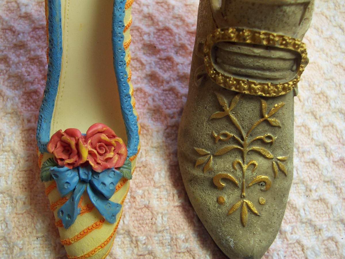 Shoe Figurine Ceramic World Set of 2