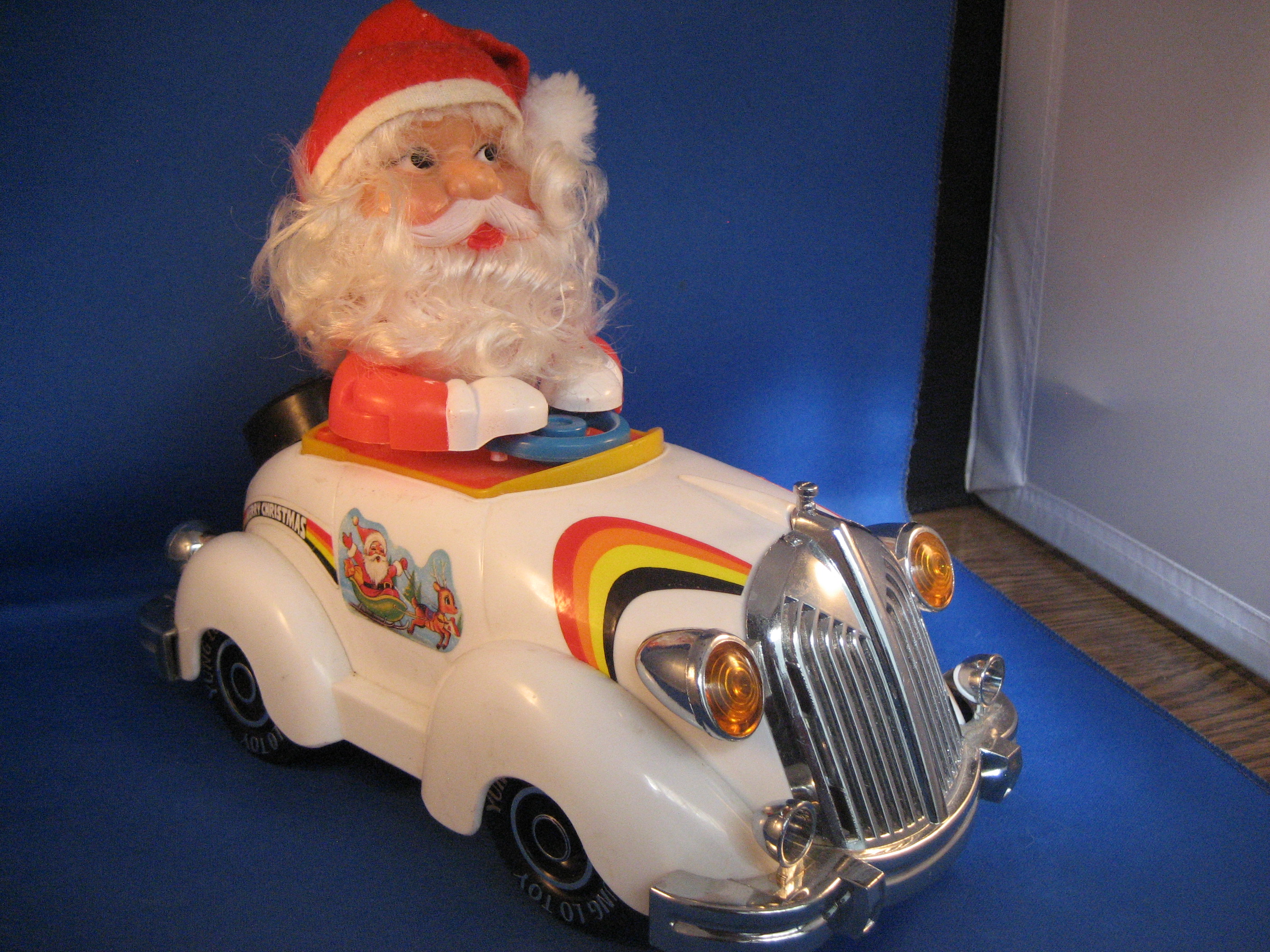 Mechanical Santa Driving a Car