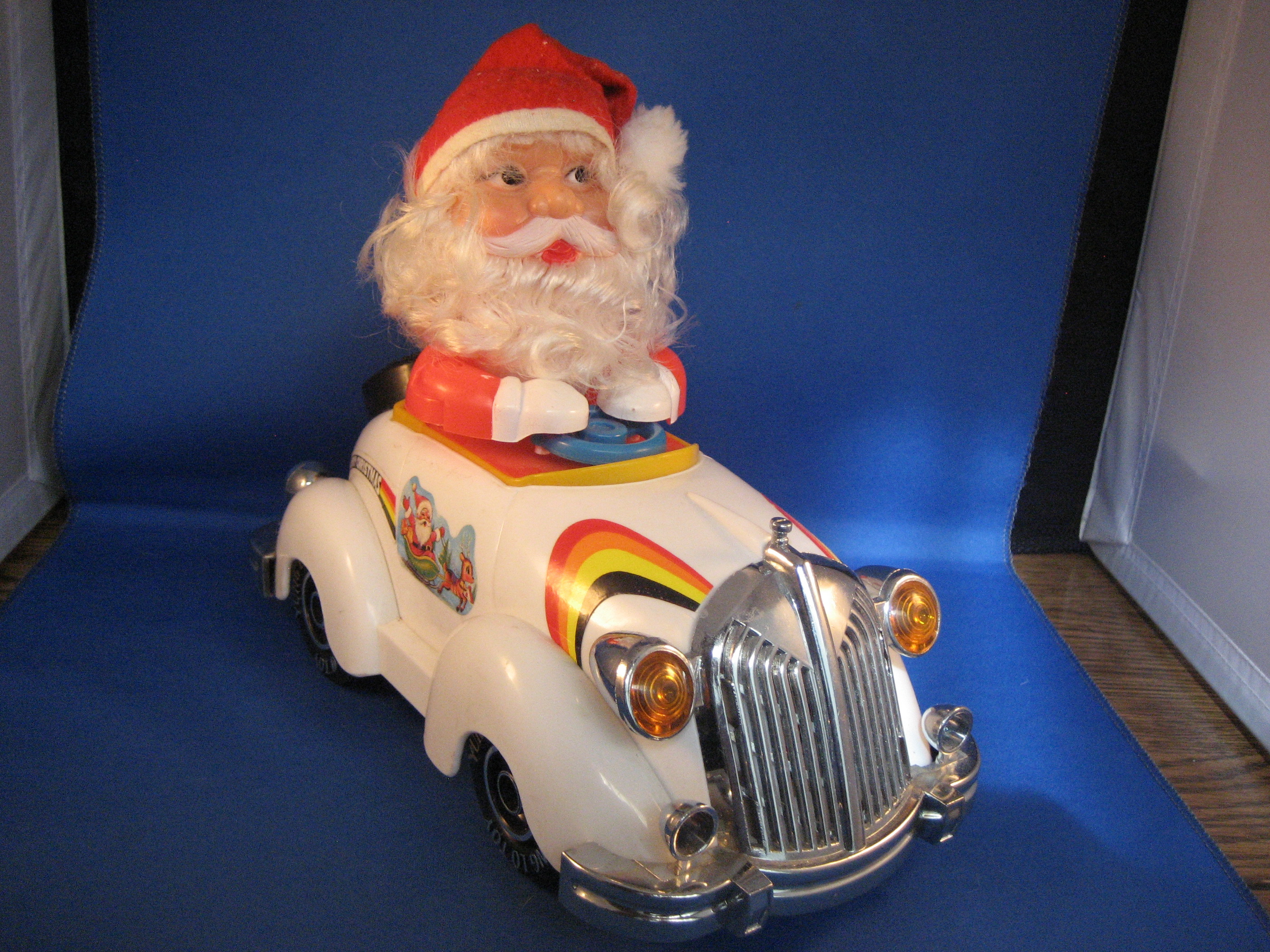 Mechanical Santa Driving a Car