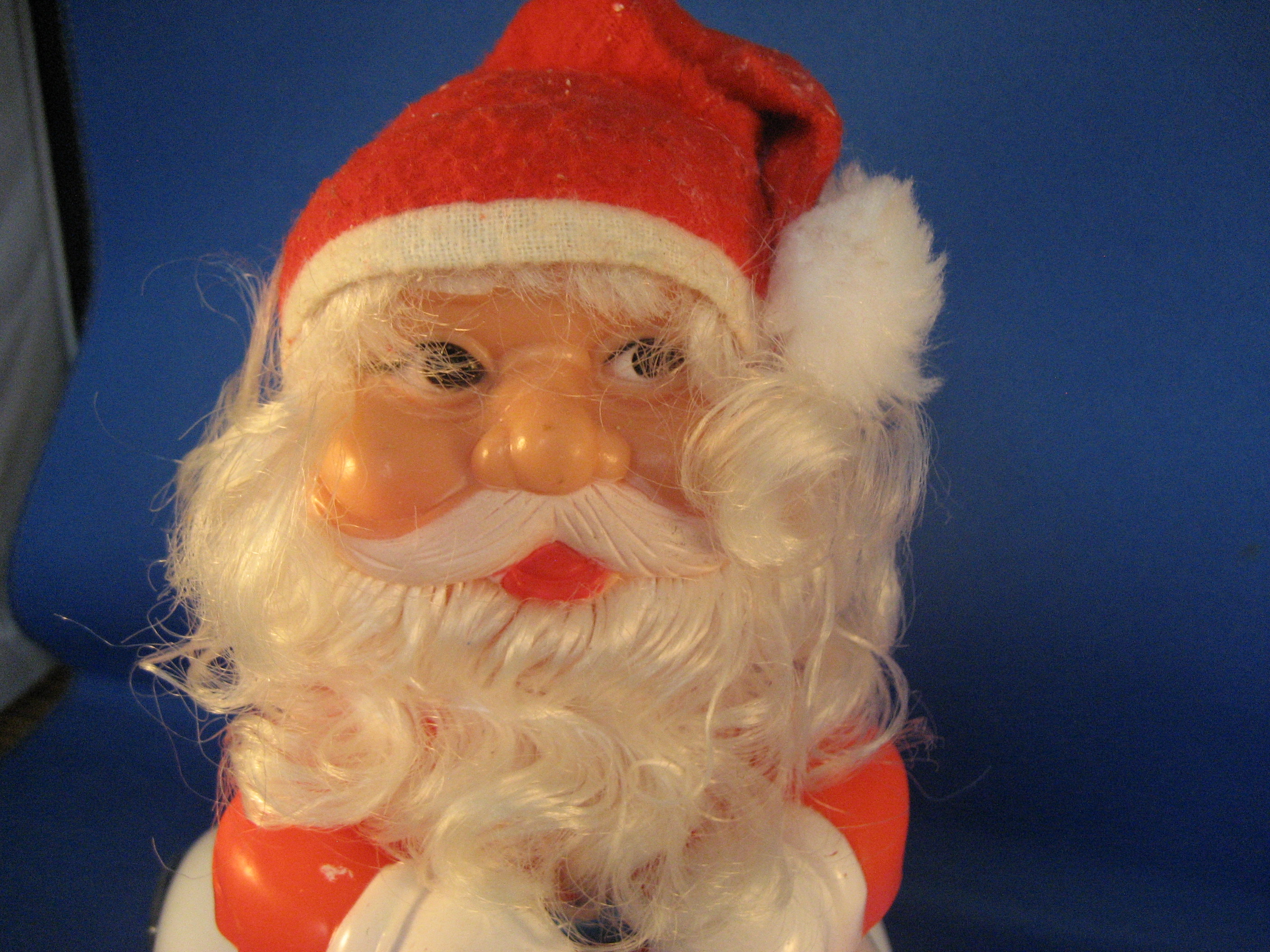 Mechanical Santa Driving a Car