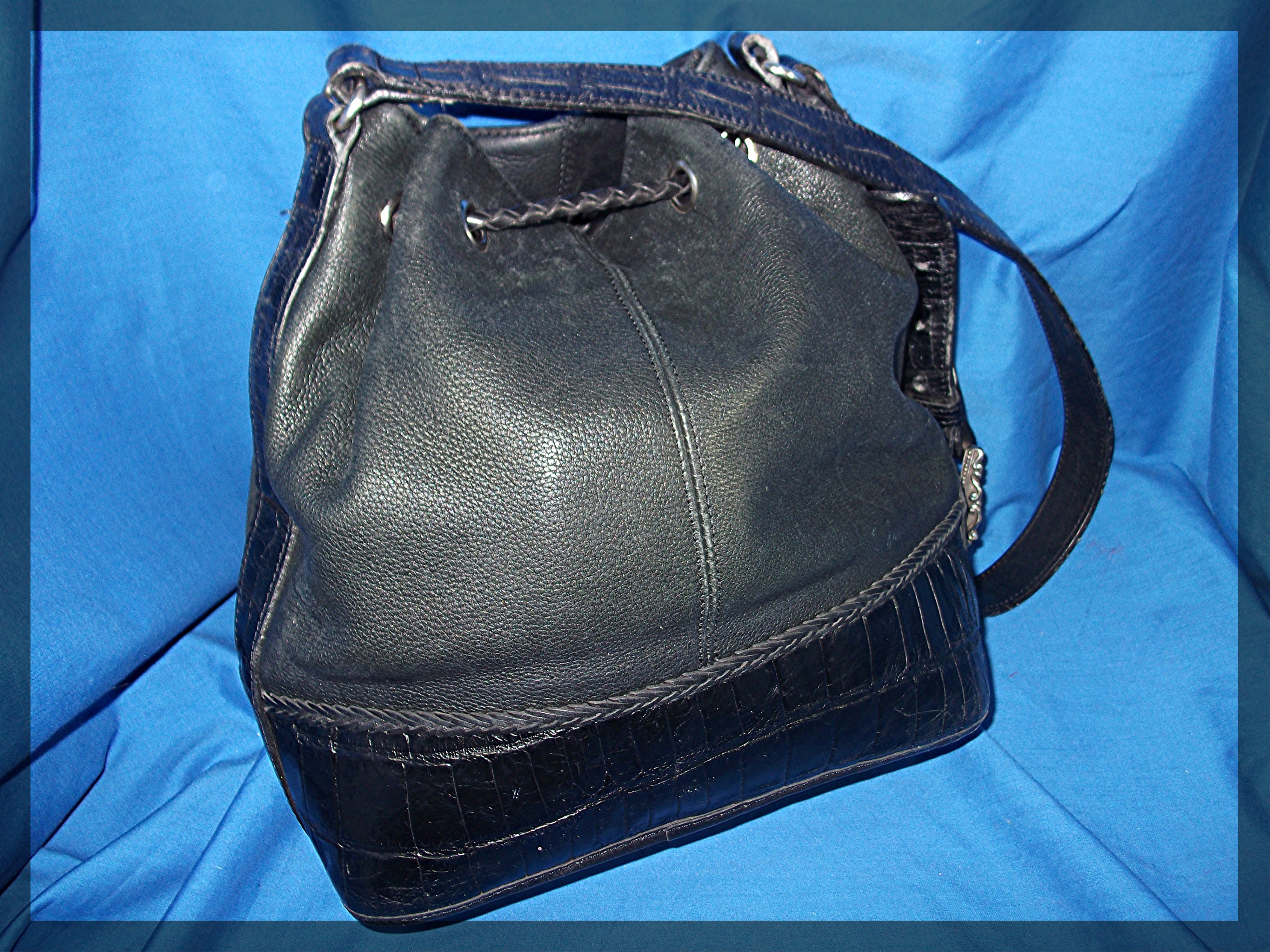 Fossill Black Leather Bucket Shoulder Bag Purse