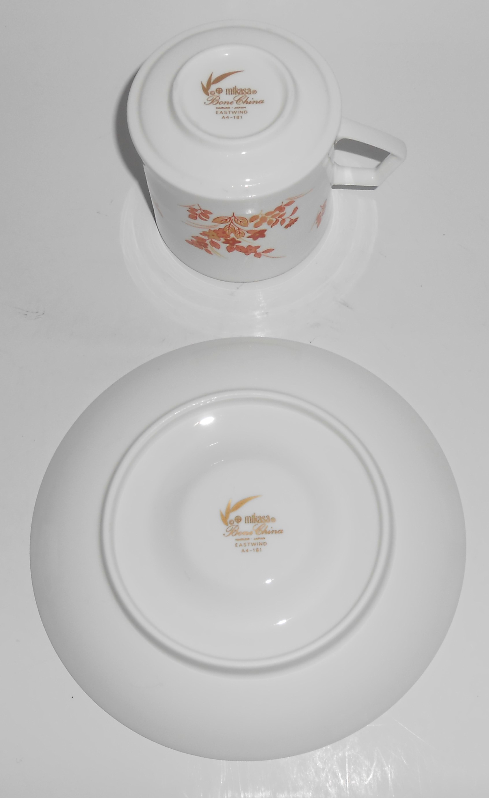 Mikasa Bone China Eastwind w/Gold Cup & Saucer Set