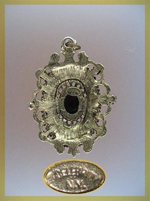 CELEBRITY Tigerseye Gold Filigree Crystal Pendant