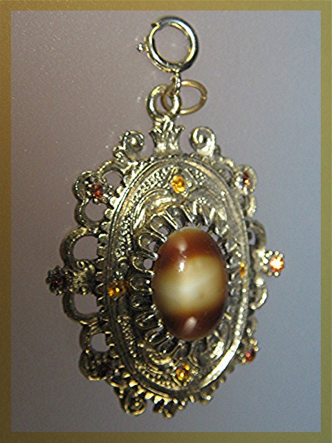 CELEBRITY Tigerseye Gold Filigree Crystal Pendant