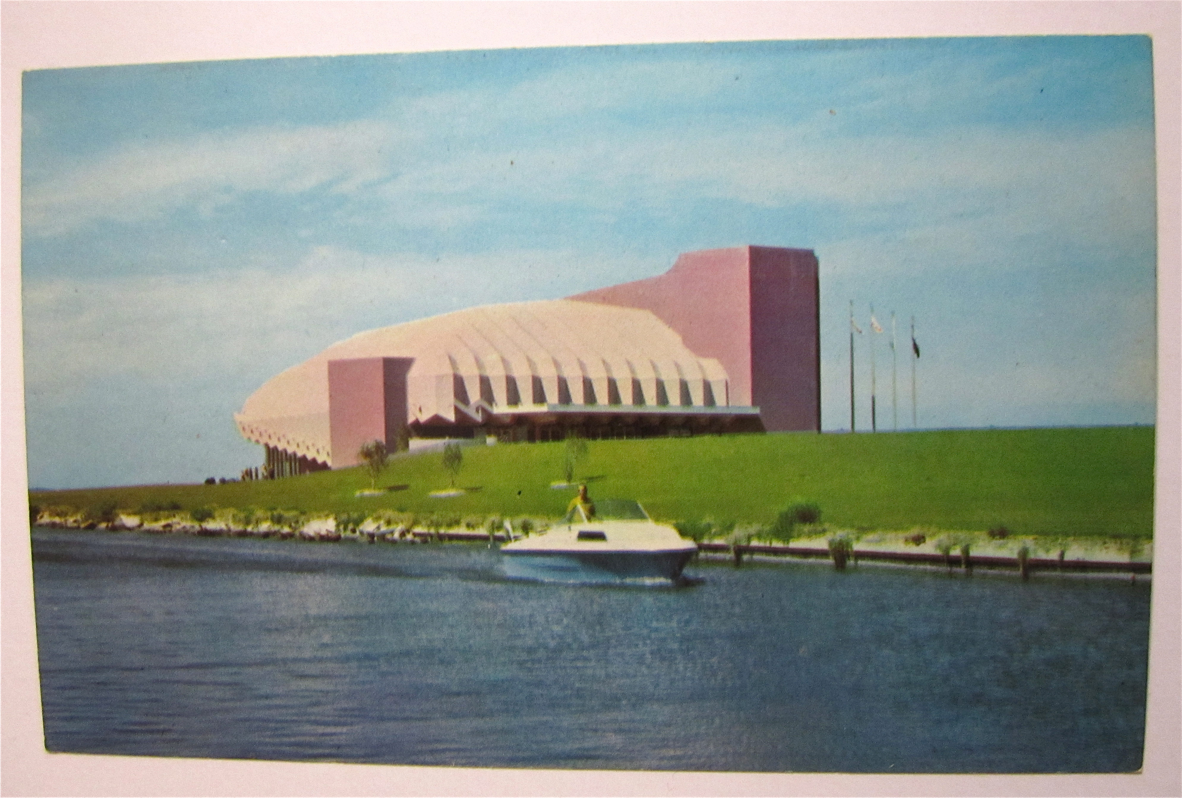 Van Wezel Hall, Sarasota, Florida Postcard
