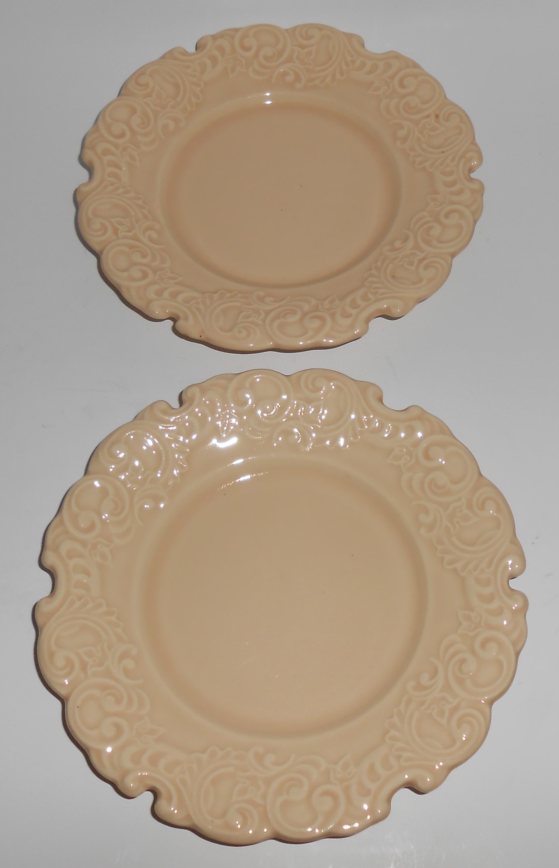 Franciscan Pottery Victoria Old Ivory Pair Bread Plates