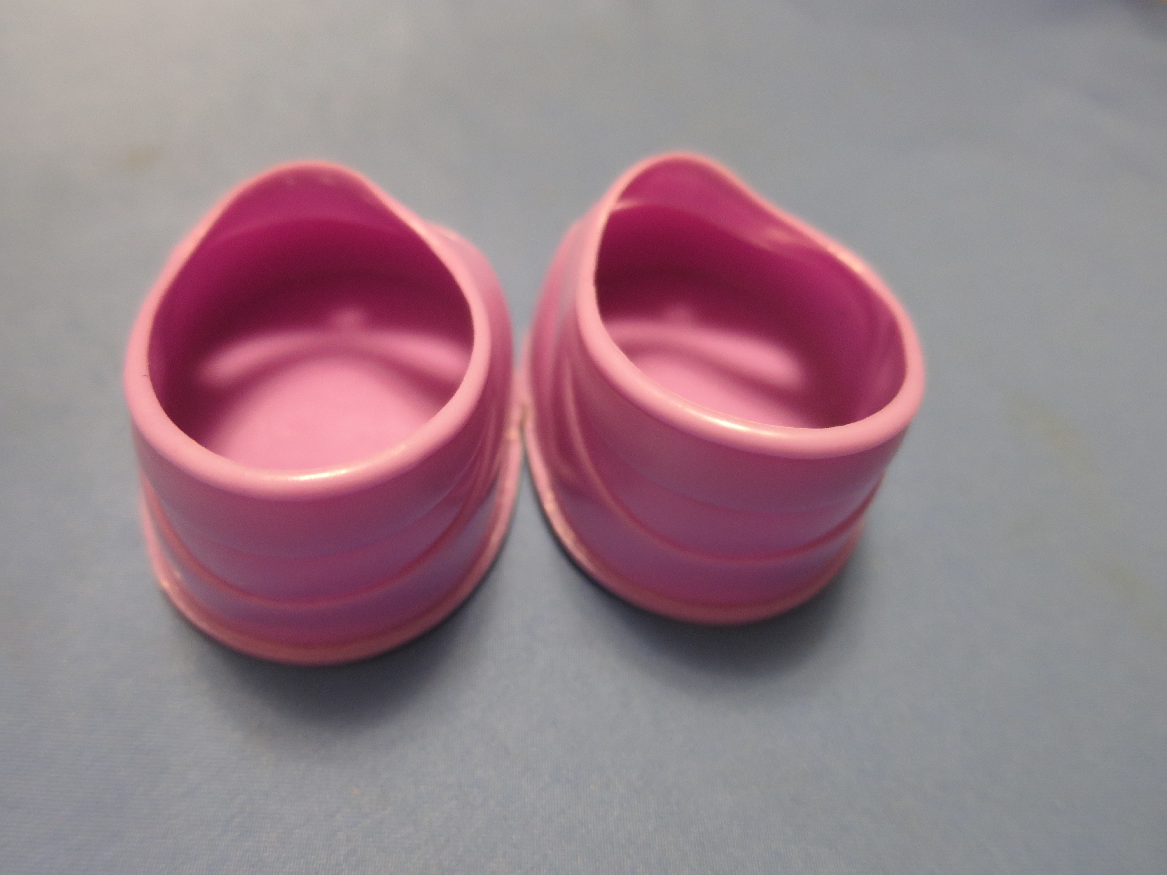 Doll Shoes Lavender Vinyl with front straps
