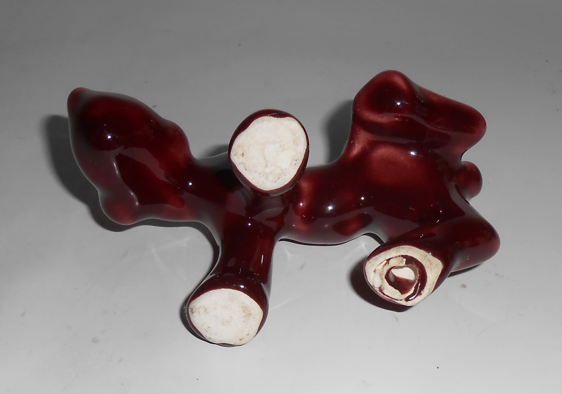 Camark Pottery Maroon Pointer Hound Dog Figurine!