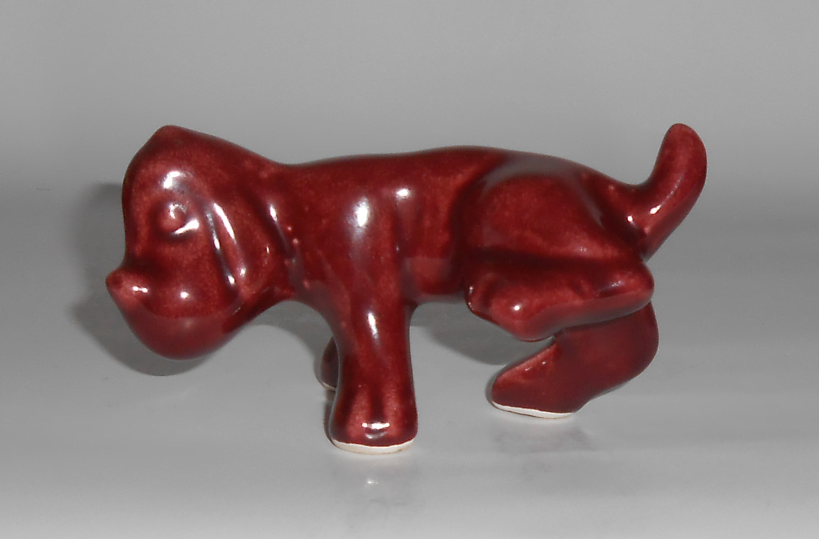 Camark Pottery Maroon Pointer Hound Dog Figurine!