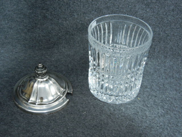 Crystal sugar bowl with lid