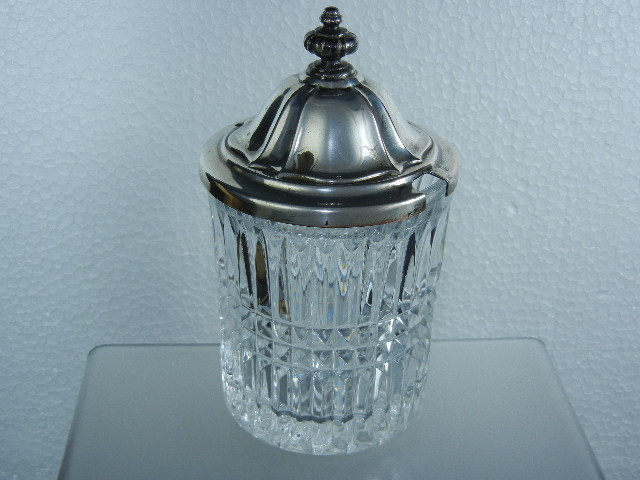 Crystal sugar bowl with lid