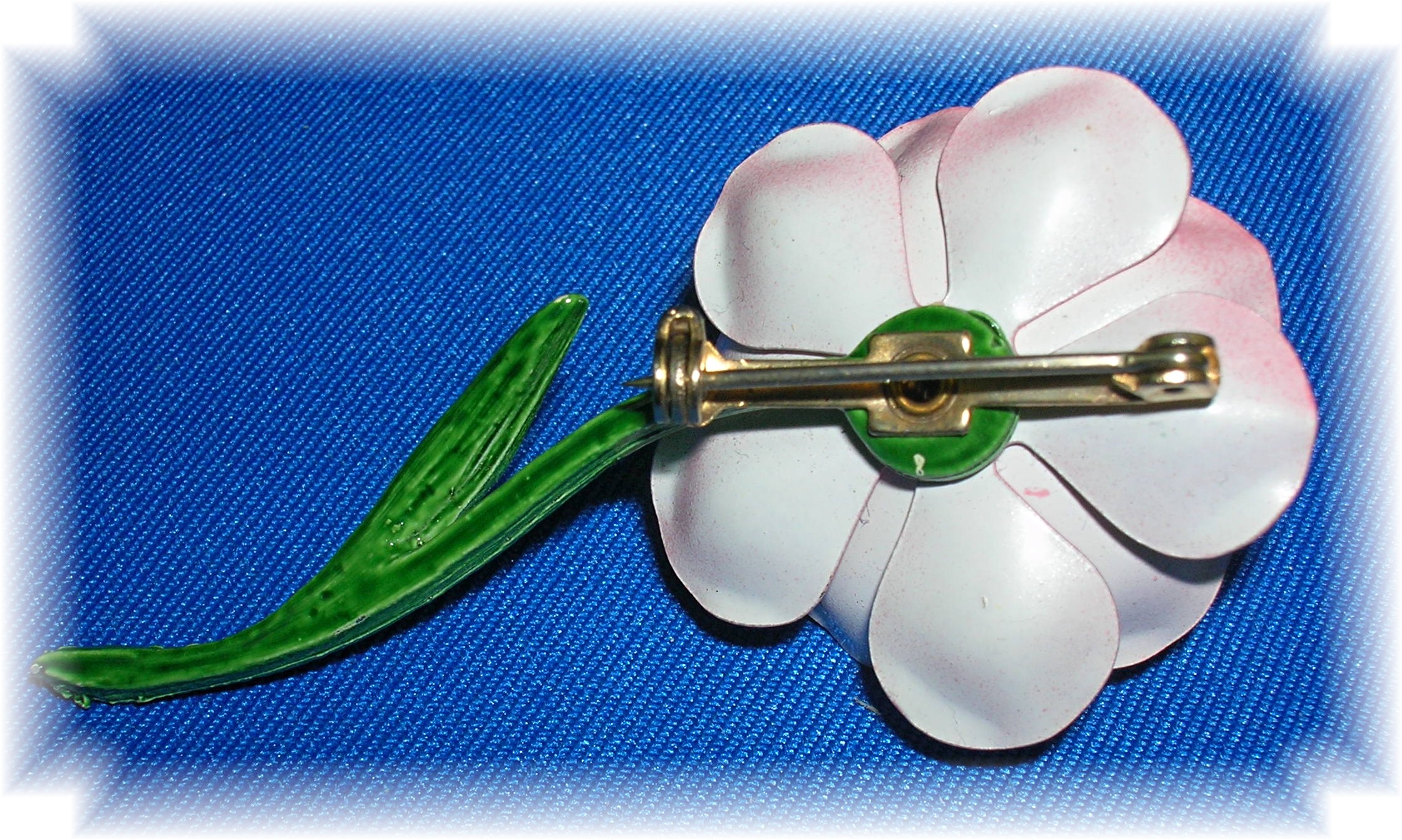 Pink Enamel  Pearl Center Rose Brooch/Pin