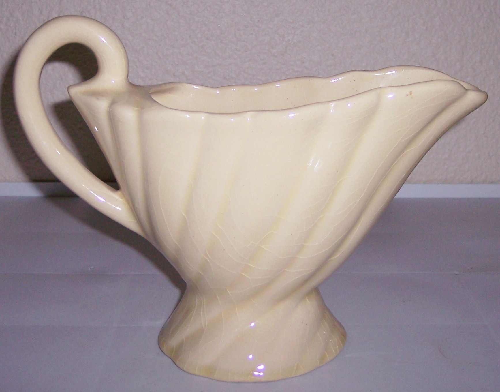 Bauer Pottery Cal-Art Ivory Swirl Pitcher!