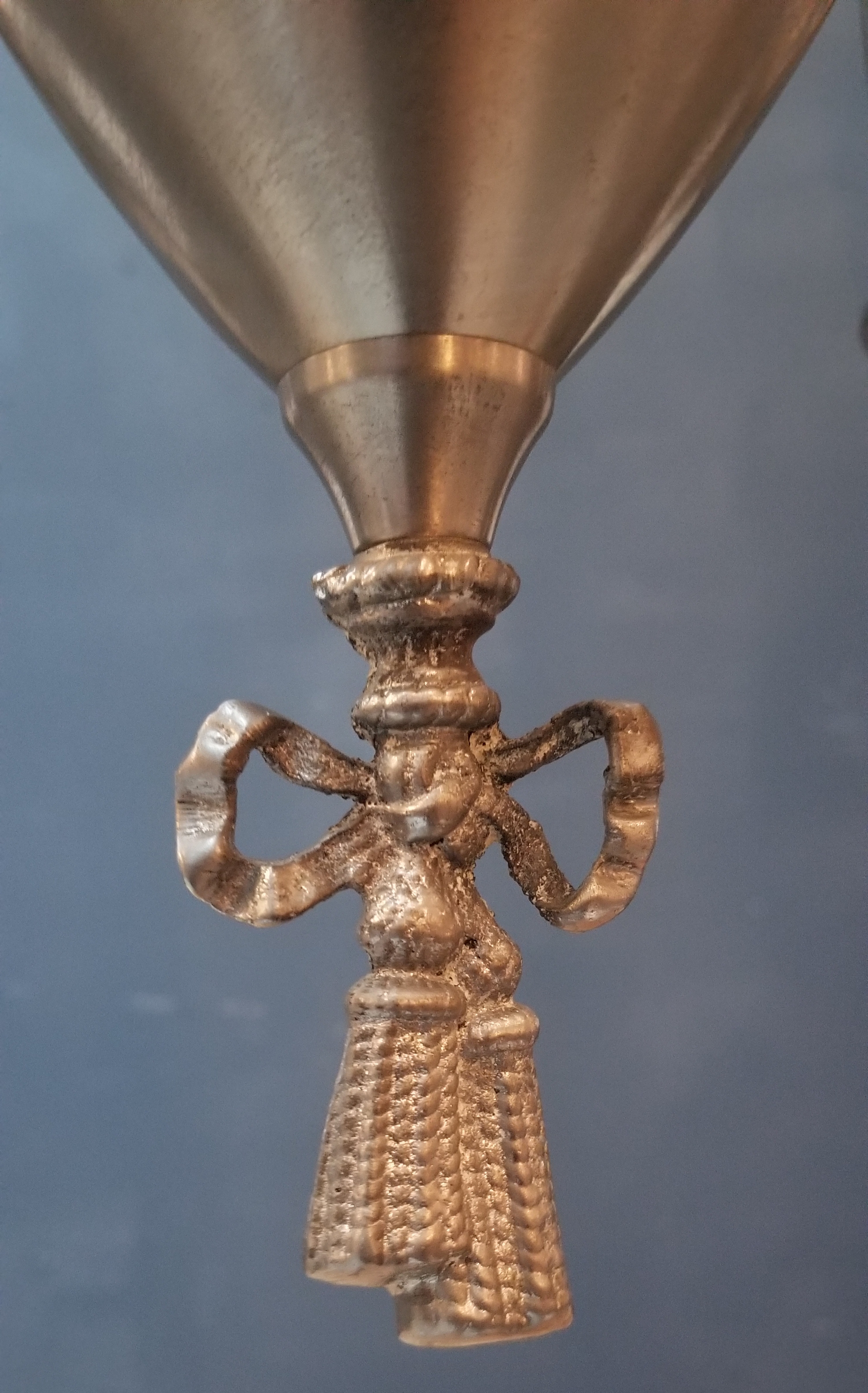 Classic pendent light