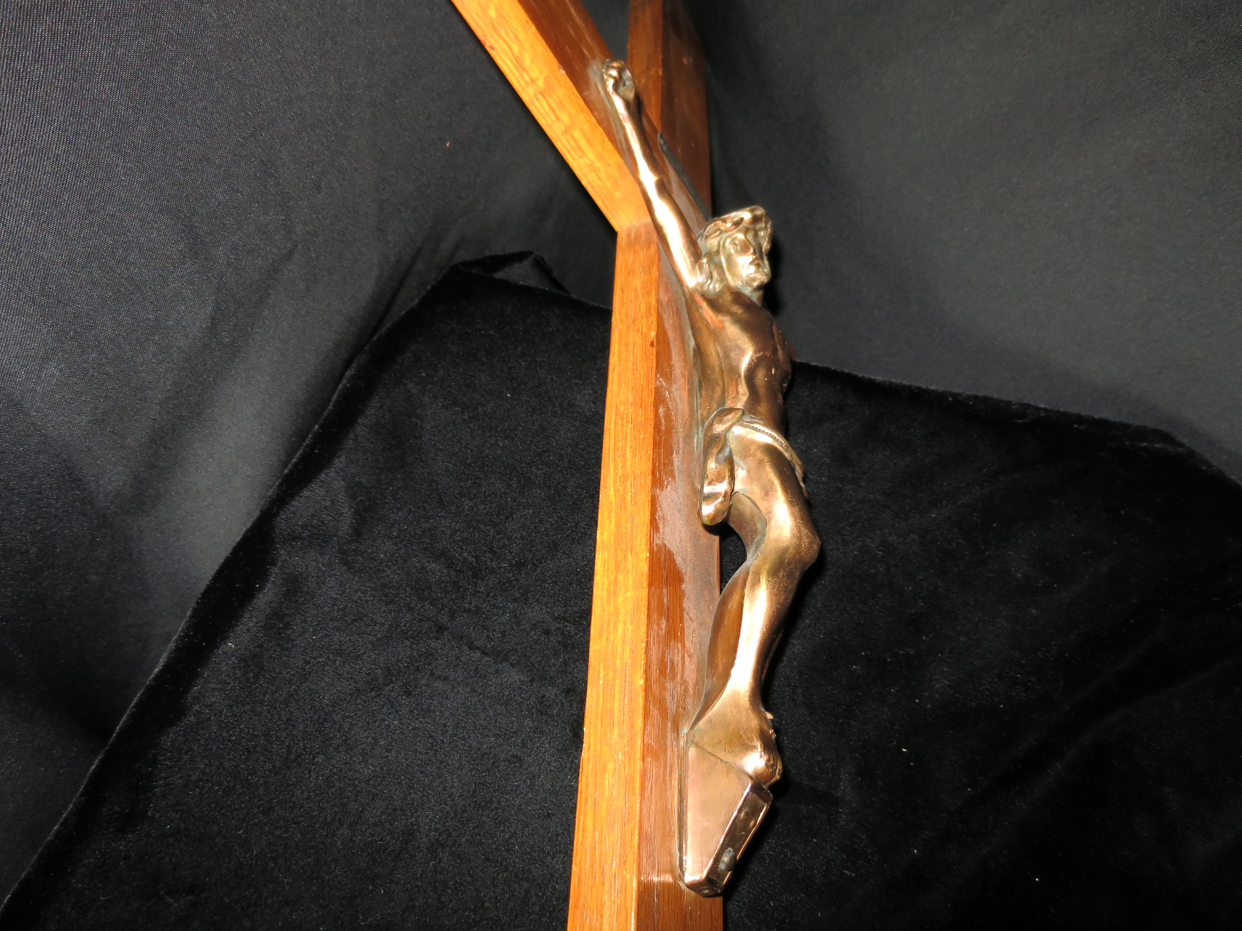 Crucifix Copper Bronzed Jesus Christ on Oak Cross 29 in