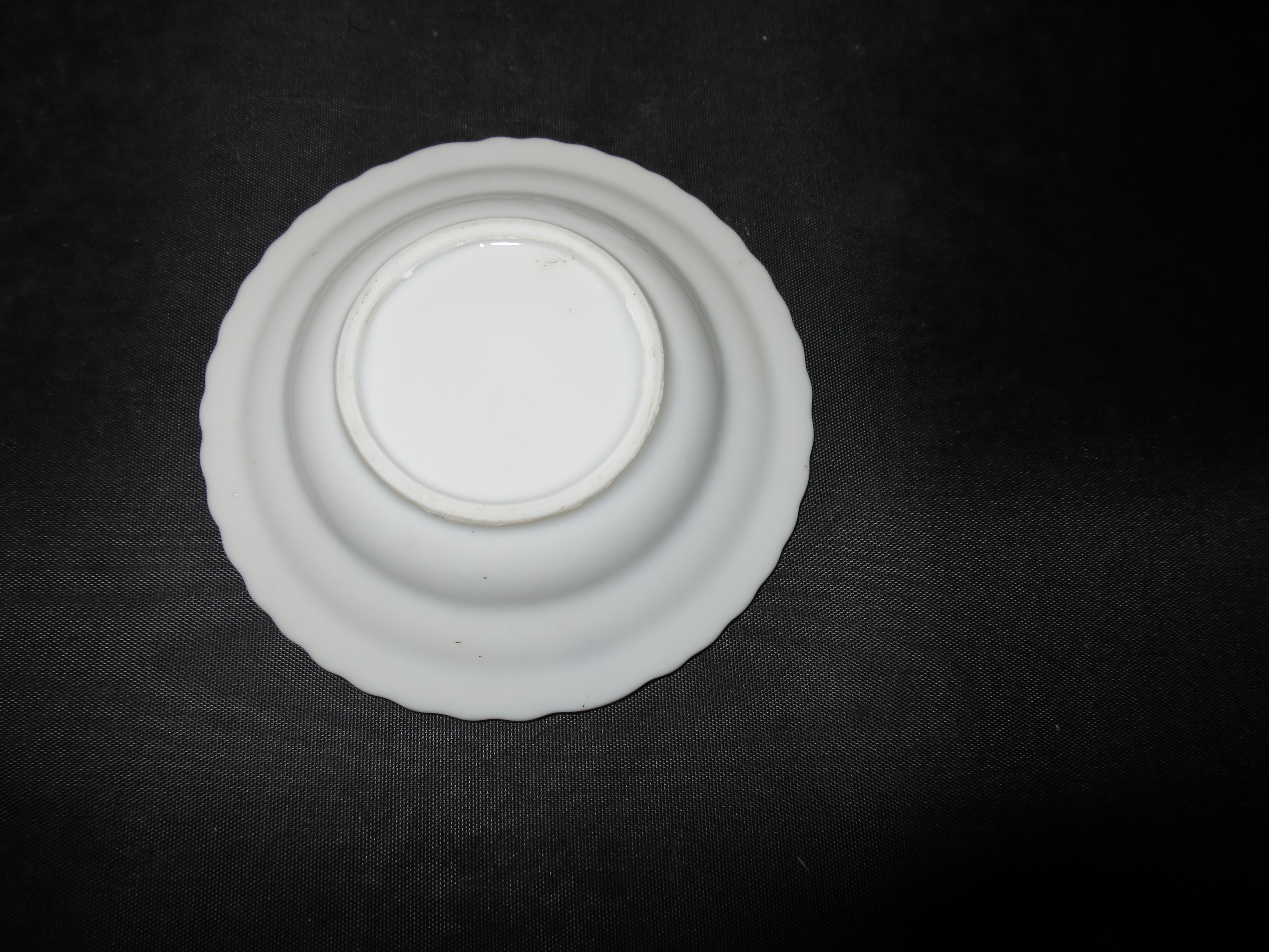 China Moss Rose Ashtray 3 5/8 inch