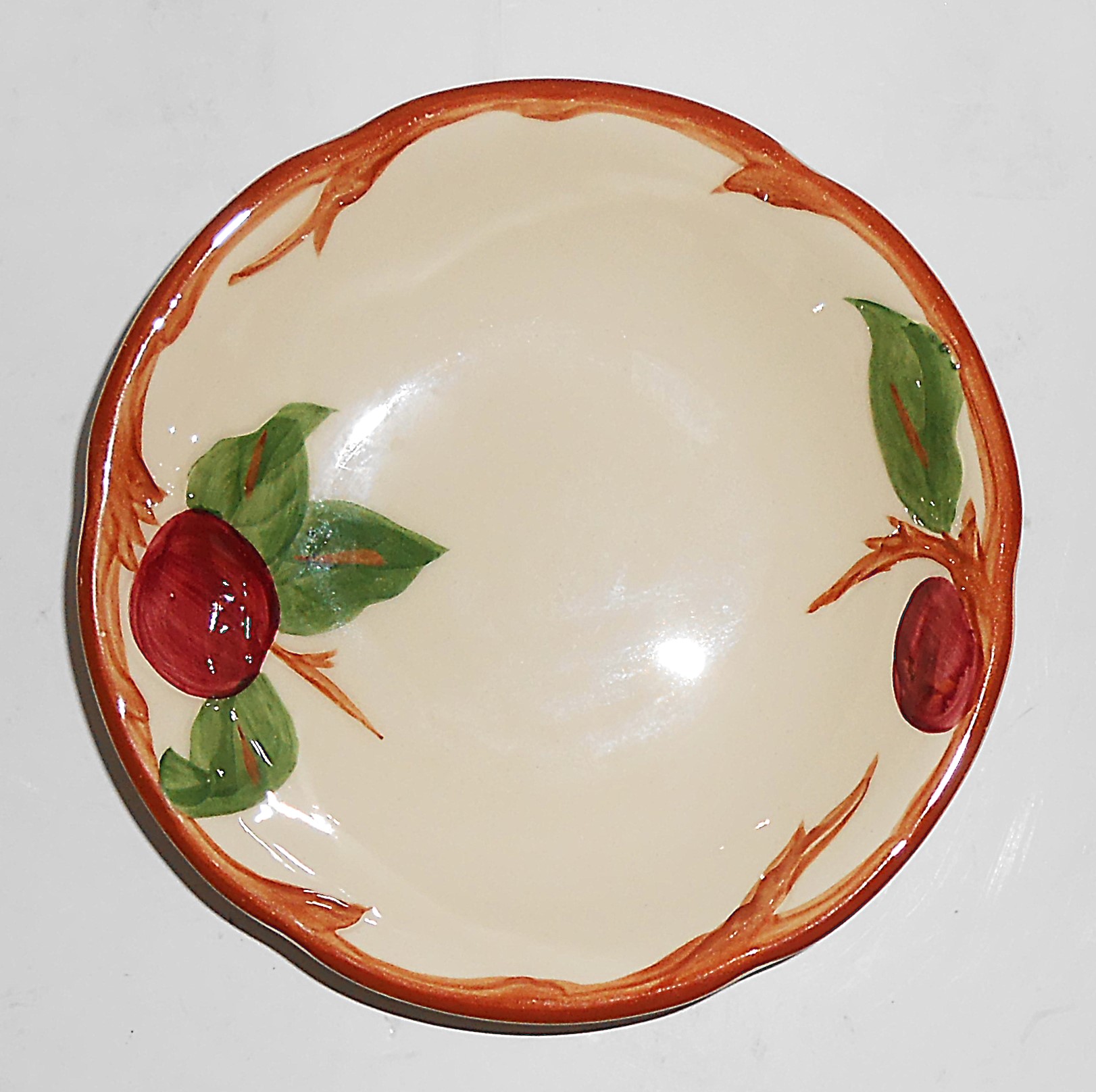 VINTAGE Franciscan Pottery Apple Fruit Bowl MINT