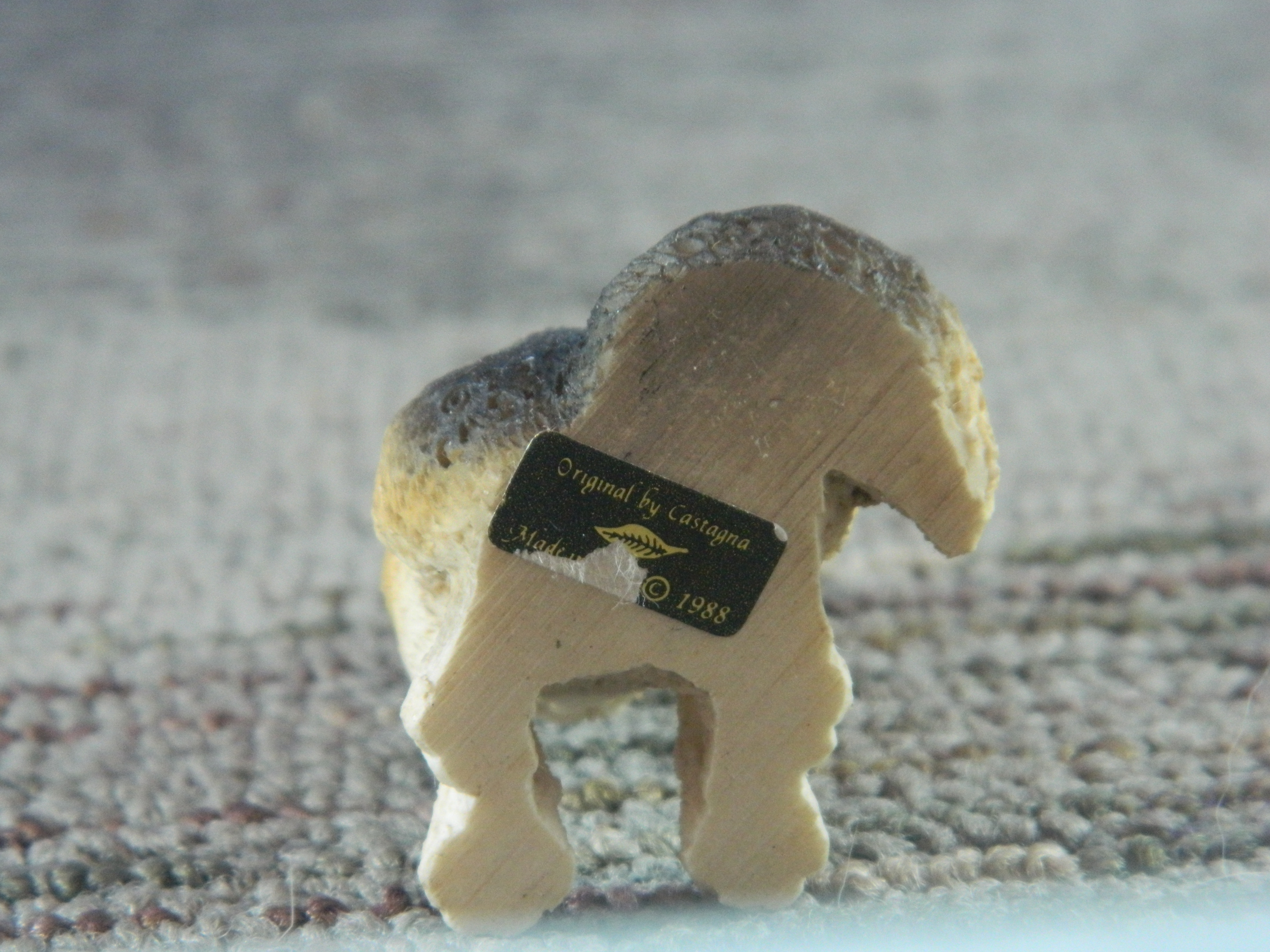 Castagna Italy Alabaster Resin Miniature Howling Wolf