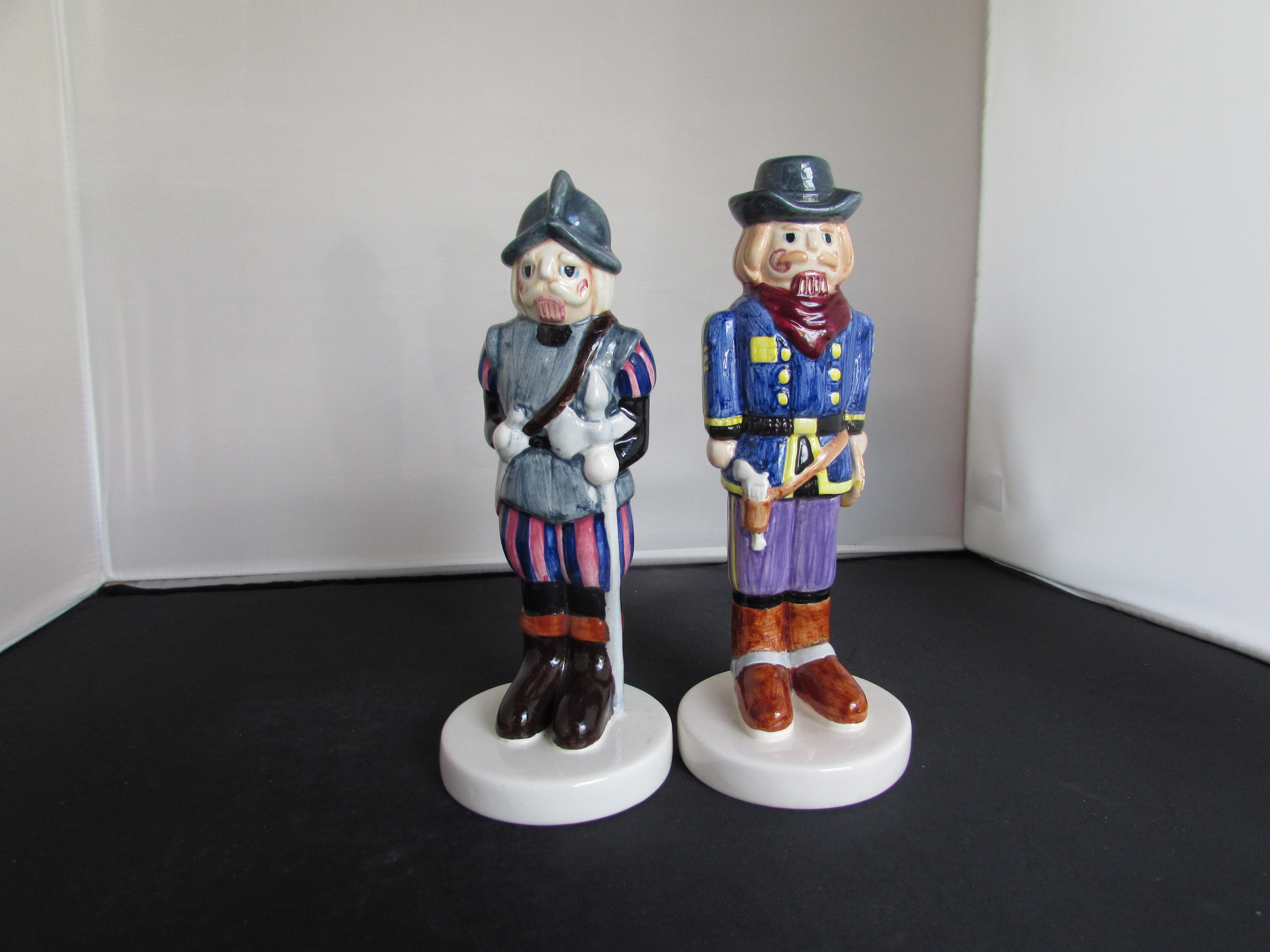 Cowboy and Soldier Nut Cracker Figurine set