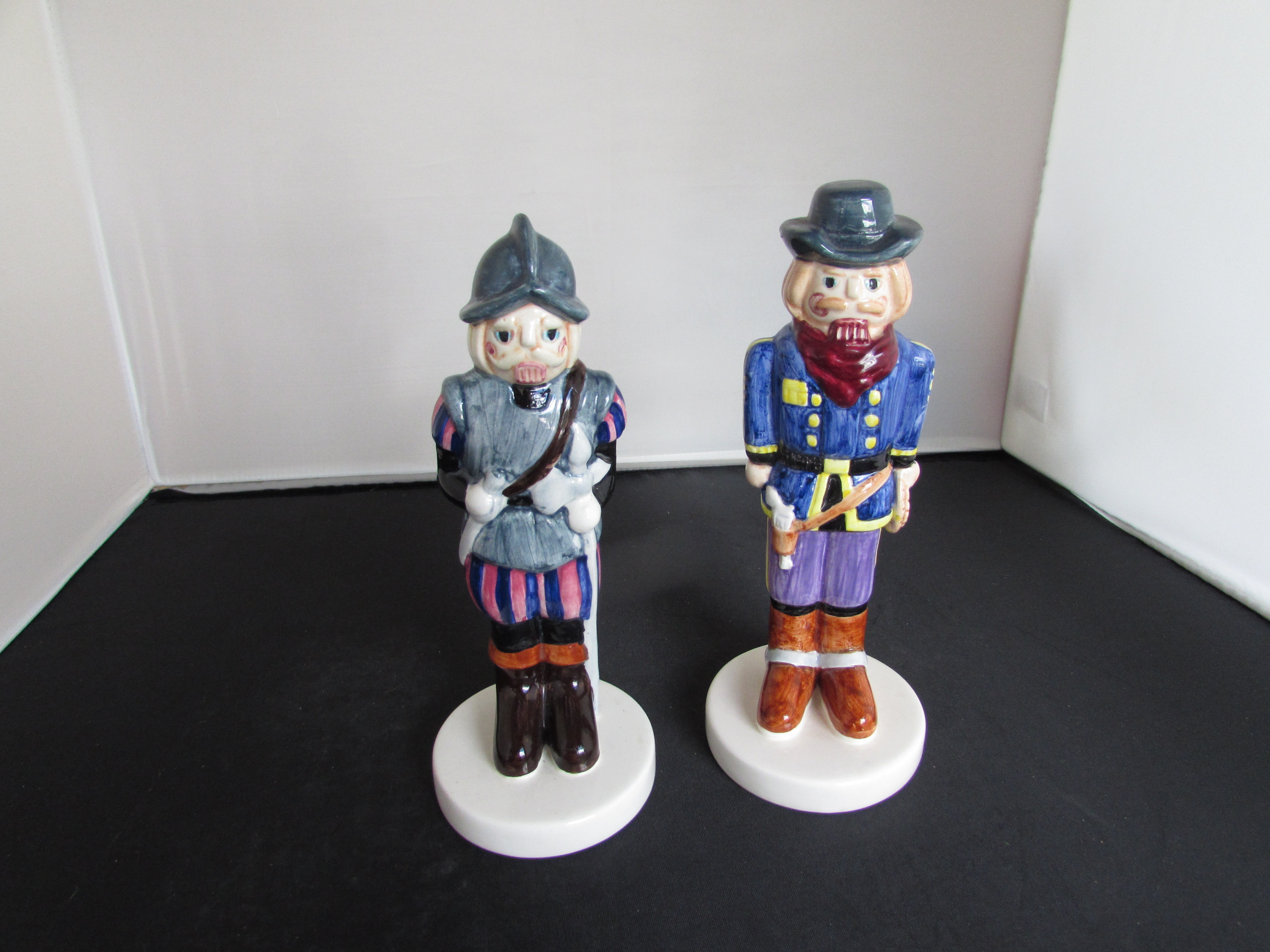 Cowboy and Soldier Nut Cracker Figurine set