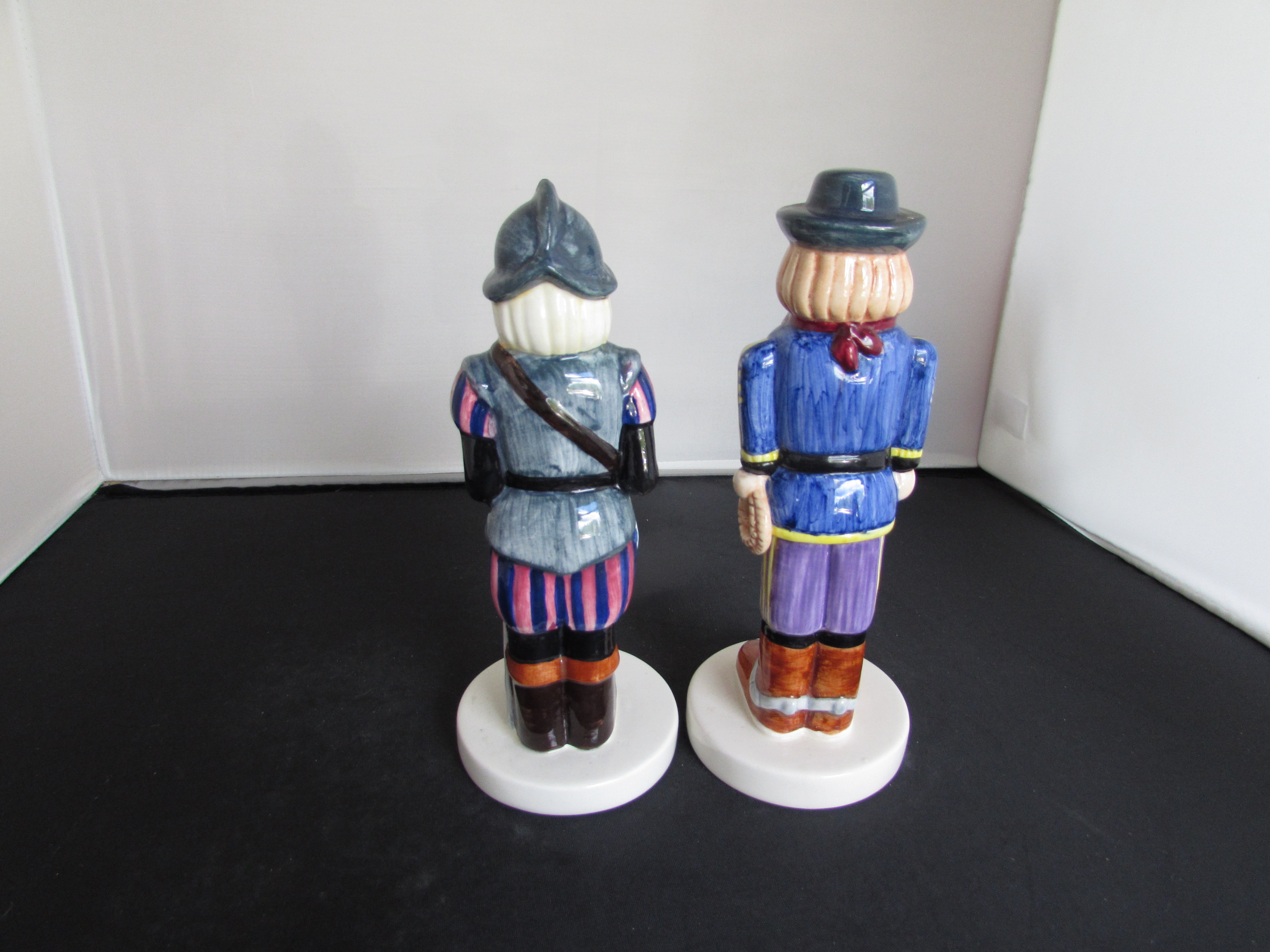 Cowboy and Soldier Nut Cracker Figurine set