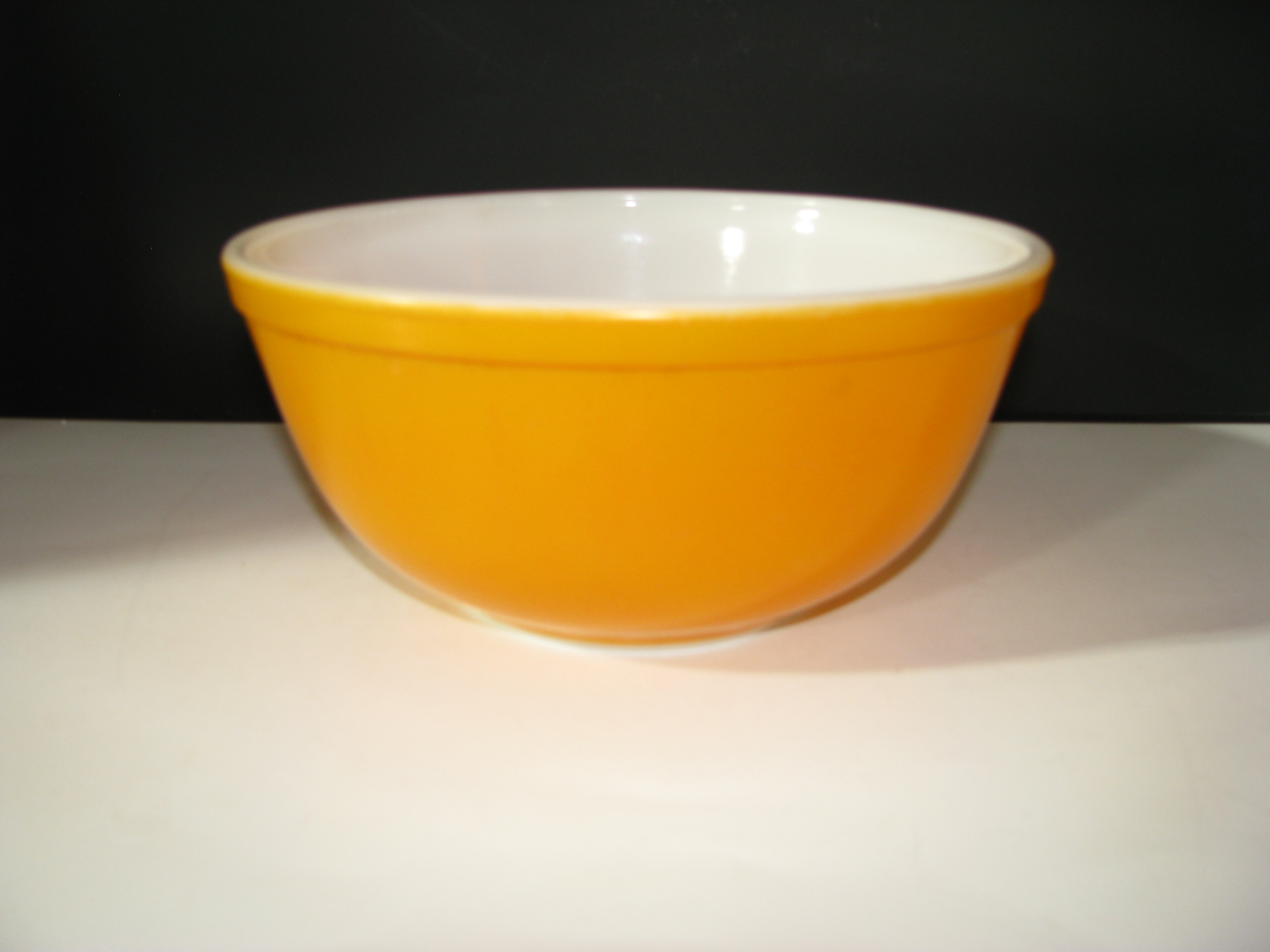 Vintage Pyrex Daisy Orange 403 Nesting Bowl