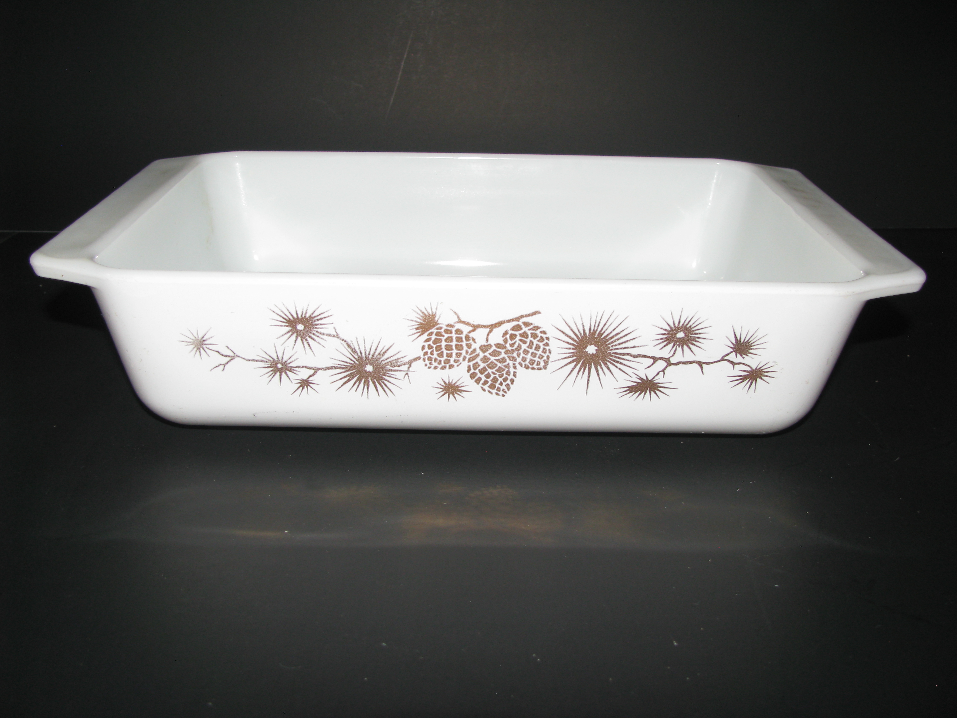 Vintage Pyrex Promo Golden Pine 575-B 2qt Dish
