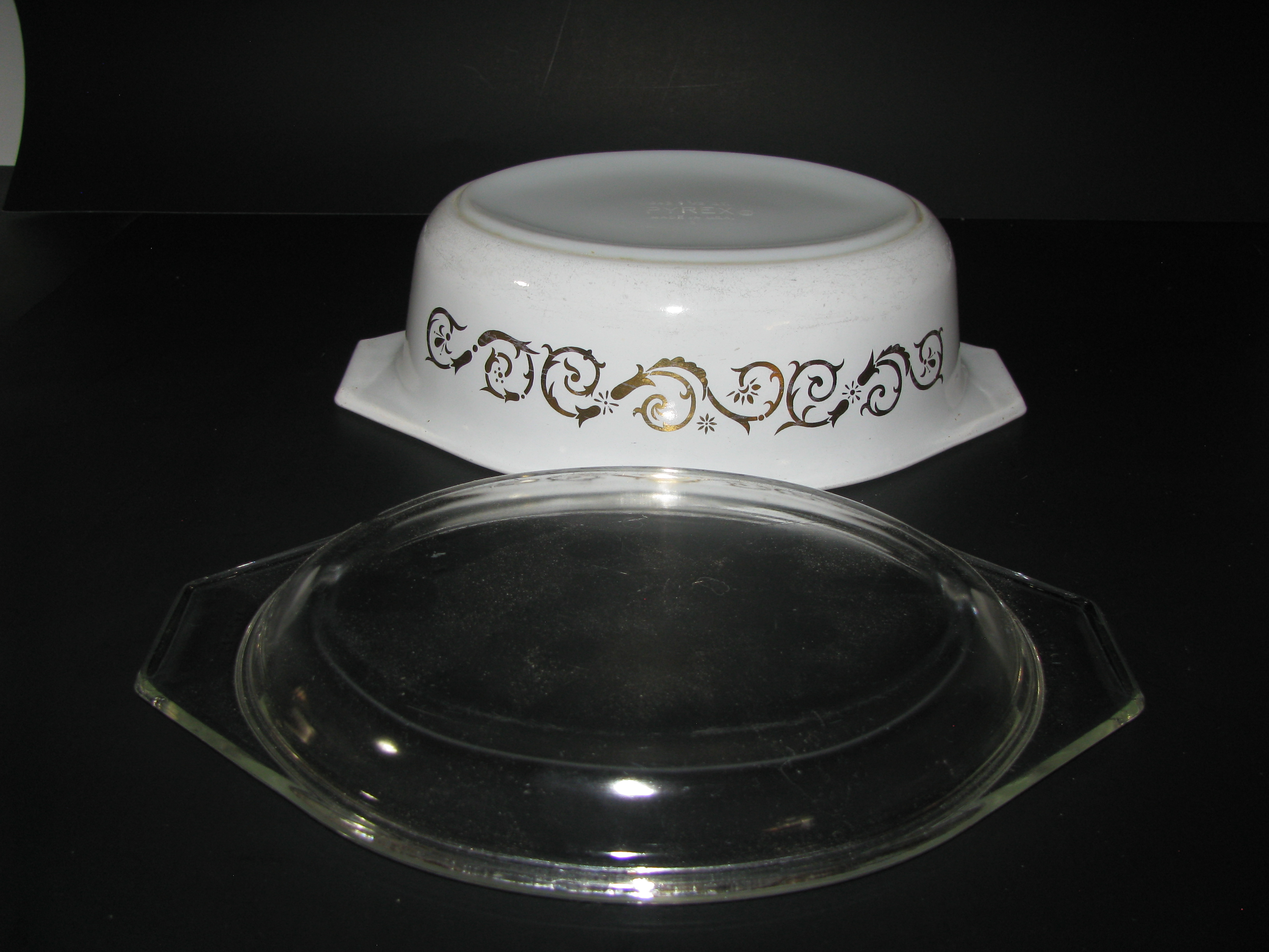 Vintage Pyrex Empire Scroll Promo 043 1.5qt Casserole